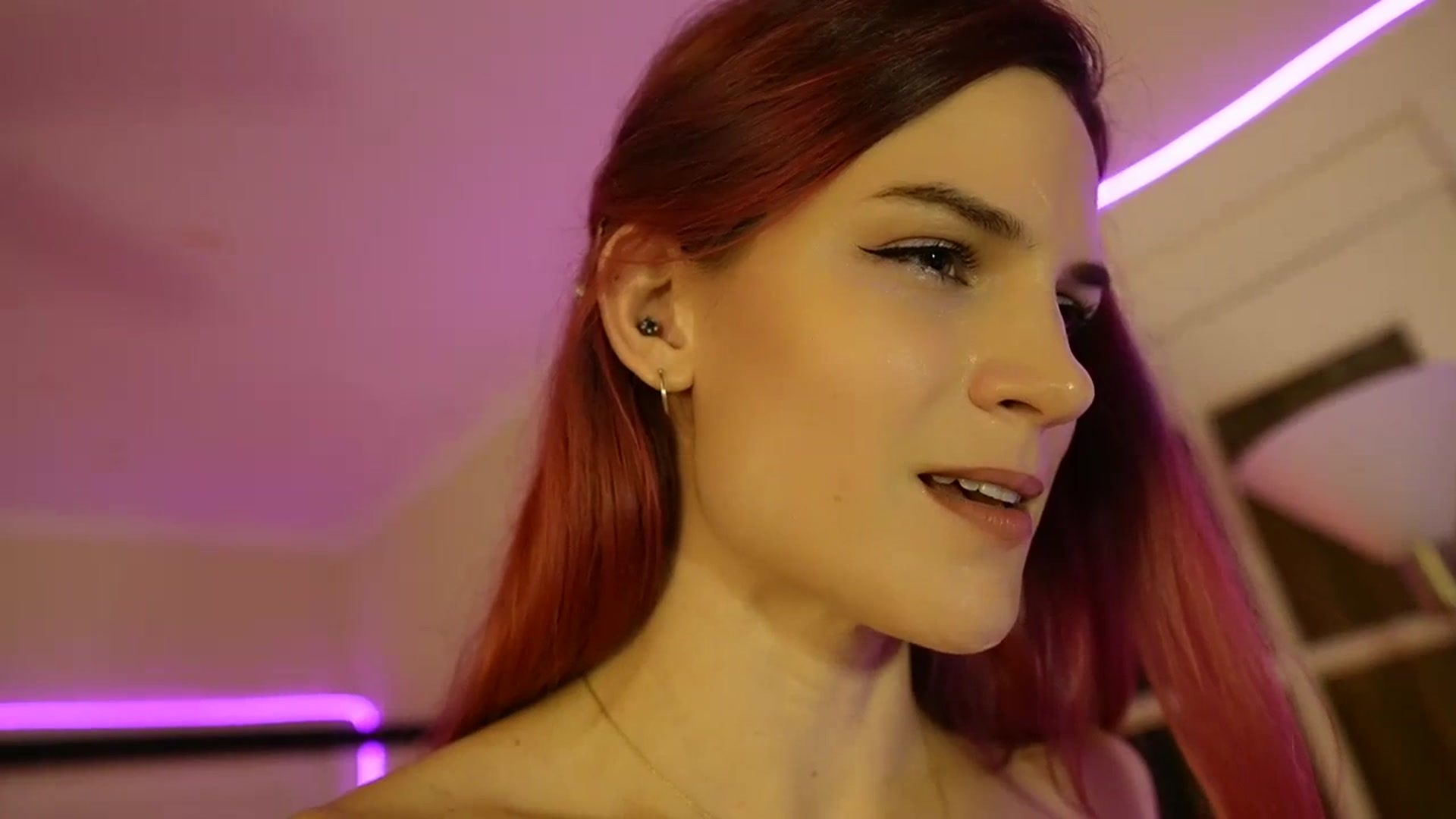 Gallery image thumbnail from Gia_Xxxmas's myfreecams stream on, 12/05/2023, 07:50 image 6 of 20
