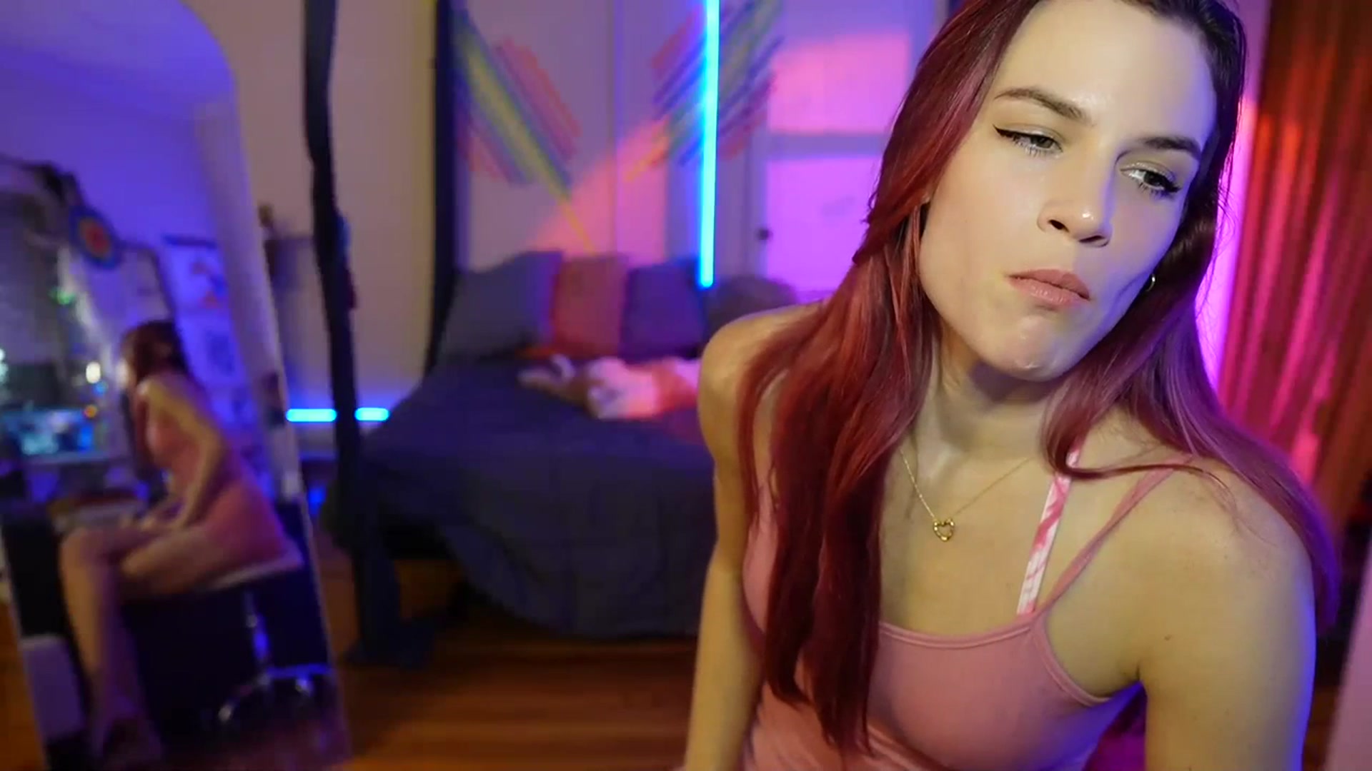 Gallery image thumbnail from Gia_Xxxmas's myfreecams stream on, 12/07/2023, 02:58 image 13 of 20