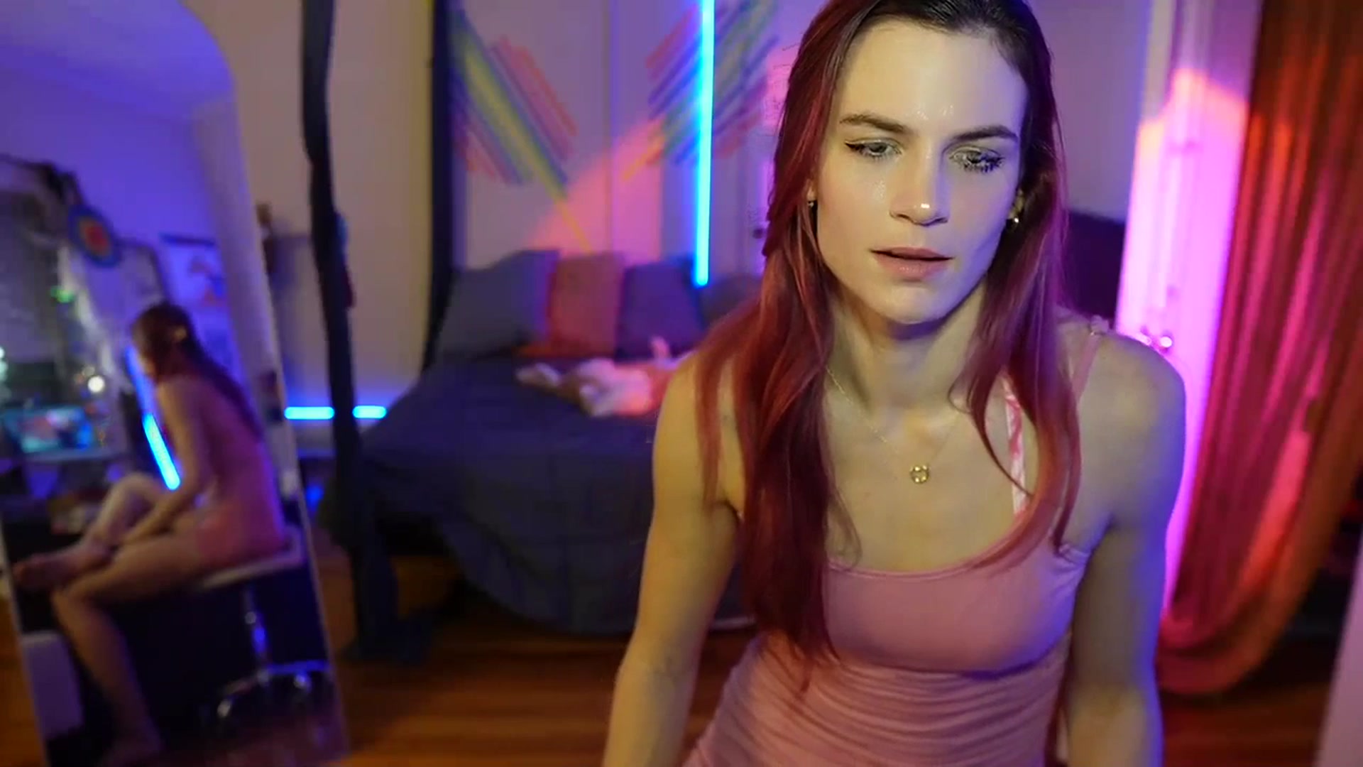 Gallery image thumbnail from Gia_Xxxmas's myfreecams stream on, 12/07/2023, 02:58 image 16 of 20