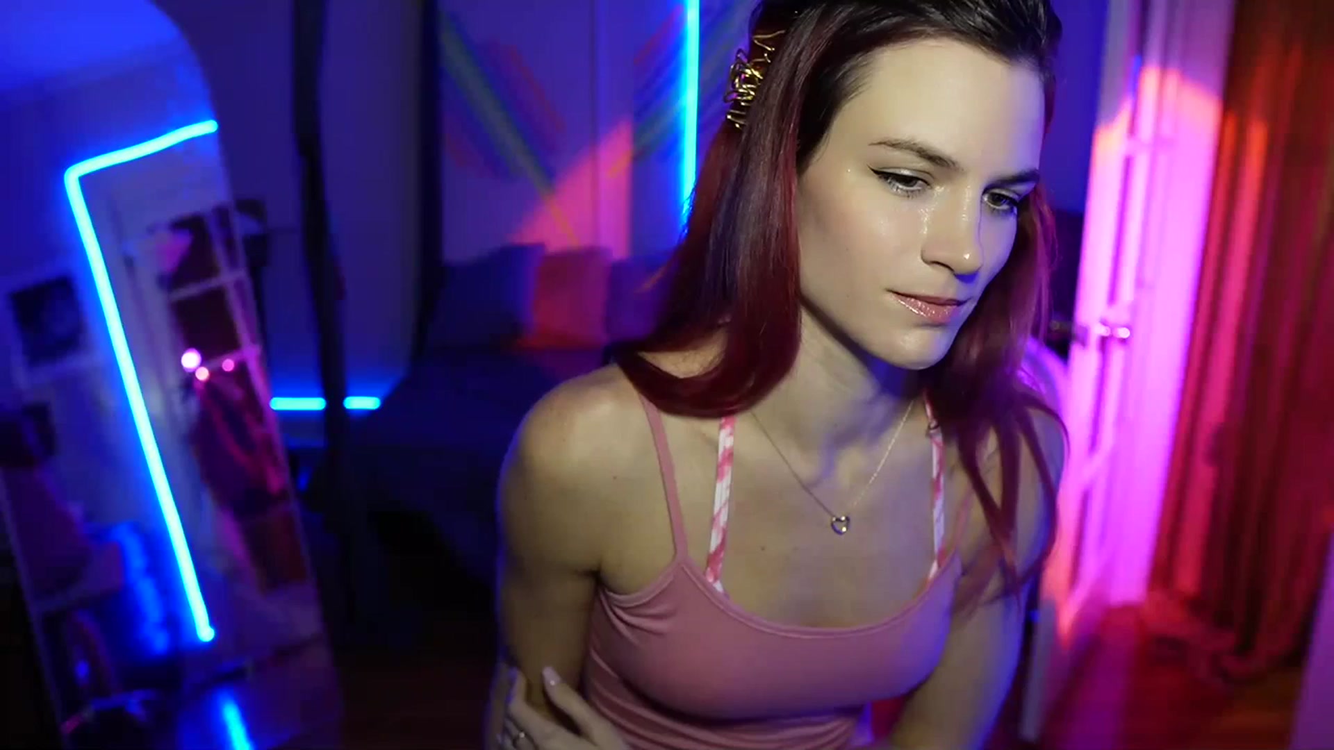 Gallery image thumbnail from Gia_Xxxmas's myfreecams stream on, 12/07/2023, 03:31 image 20 of 20