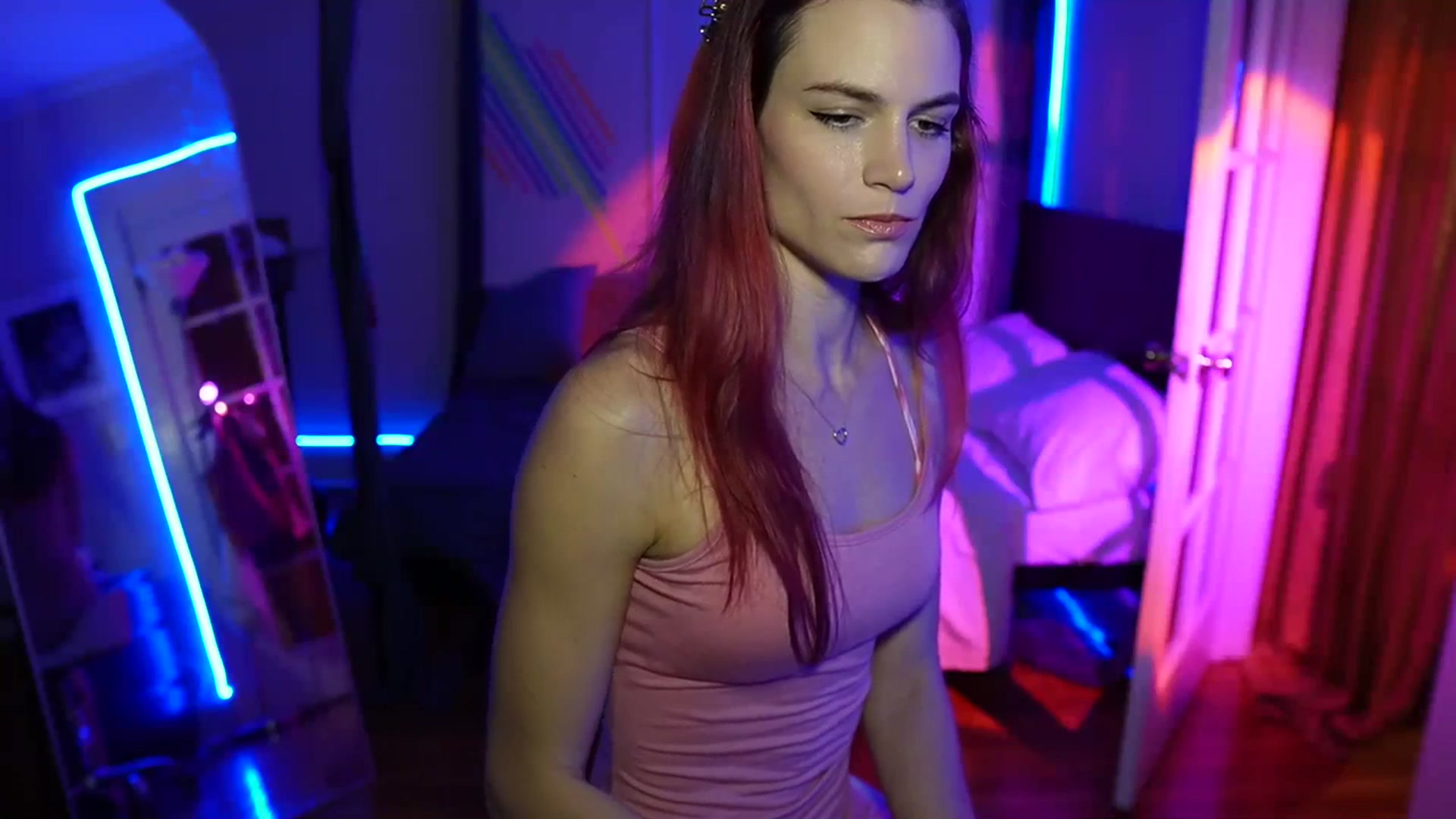 Gallery image thumbnail from Gia_Xxxmas's myfreecams stream on, 12/07/2023, 03:31 image 16 of 20