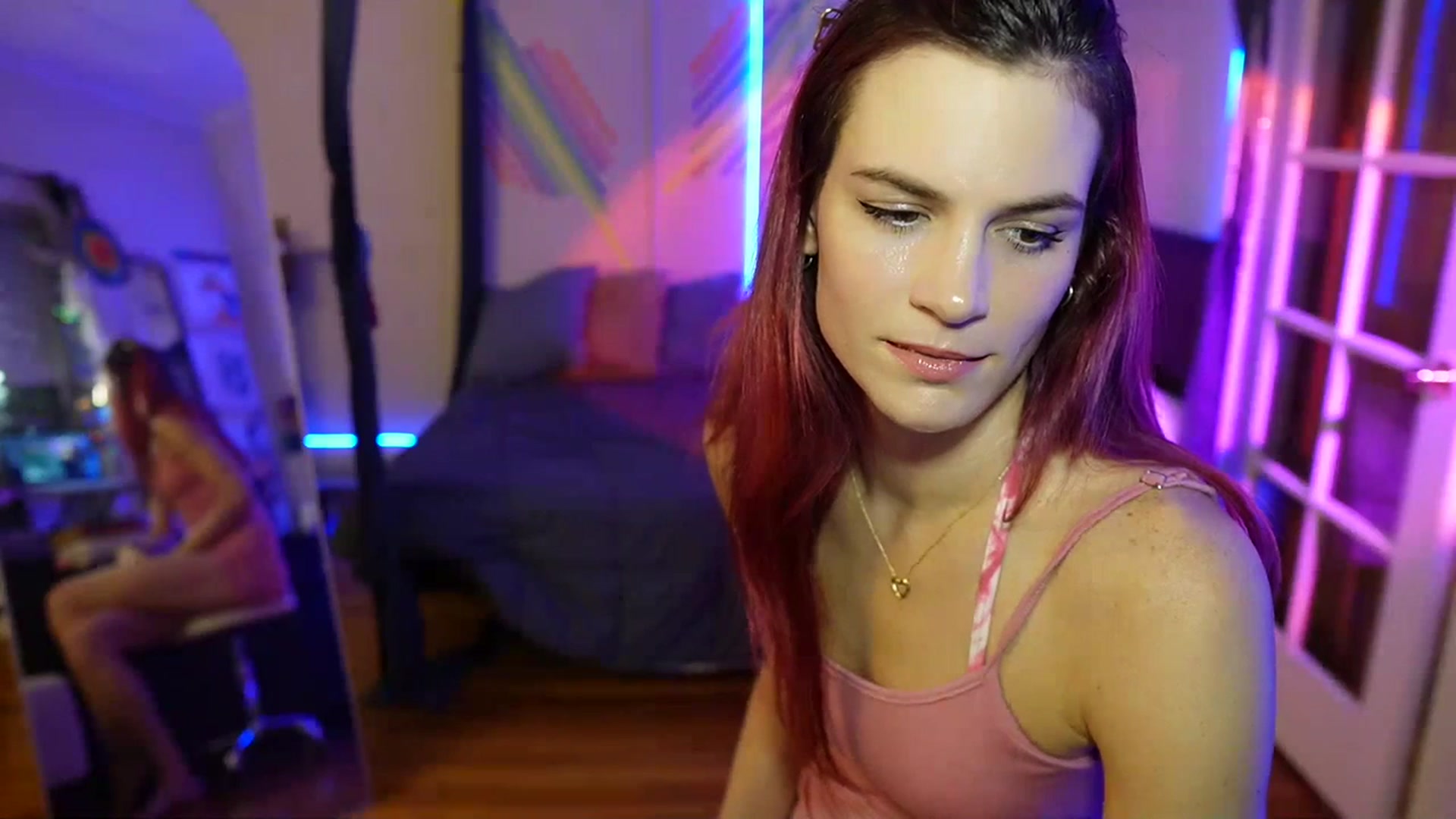 Gallery image thumbnail from Gia_Xxxmas's myfreecams stream on, 12/07/2023, 03:31 image 2 of 20