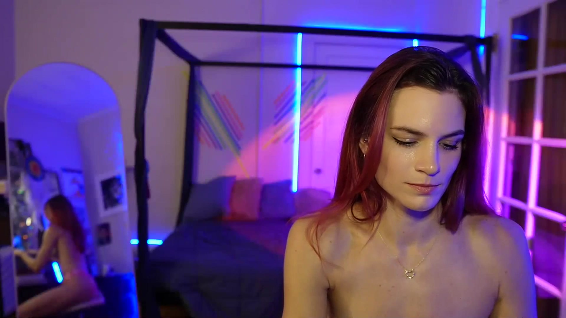 Gallery image thumbnail from Gia_Xxxmas's myfreecams stream on, 12/07/2023, 04:21 image 6 of 20