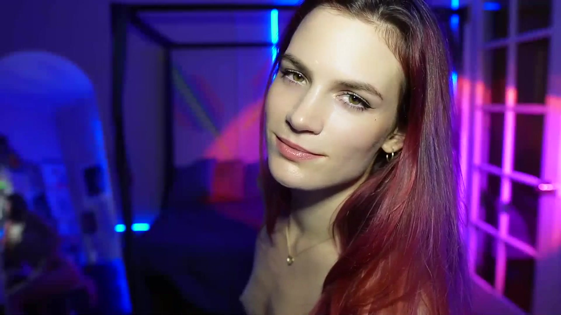 Gallery image thumbnail from Gia_Xxxmas's myfreecams stream on, 12/07/2023, 05:25 image 20 of 20