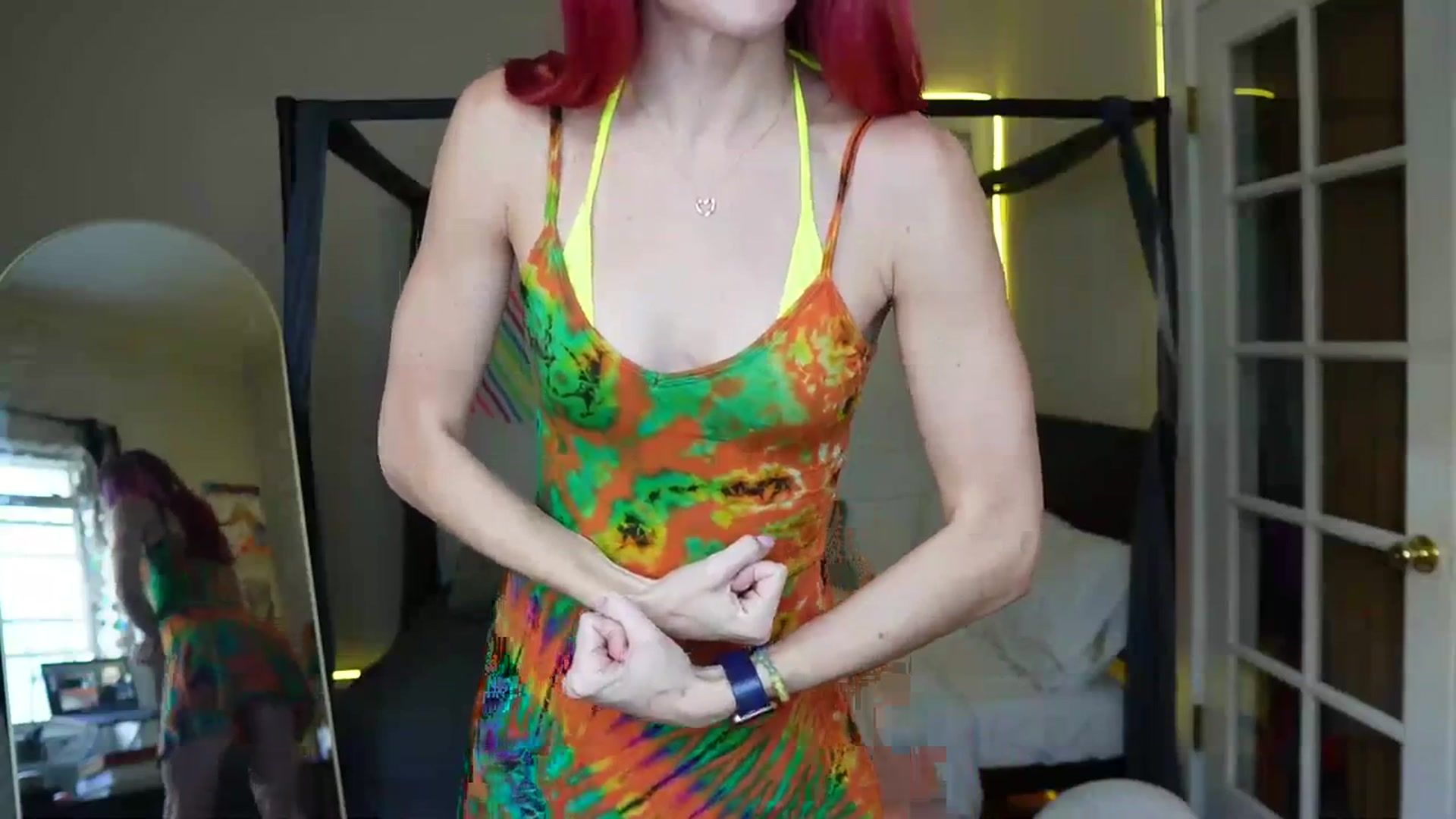 Gallery image thumbnail from Gia_Xxxmas's myfreecams stream on, 12/07/2023, 21:59 image 3 of 20
