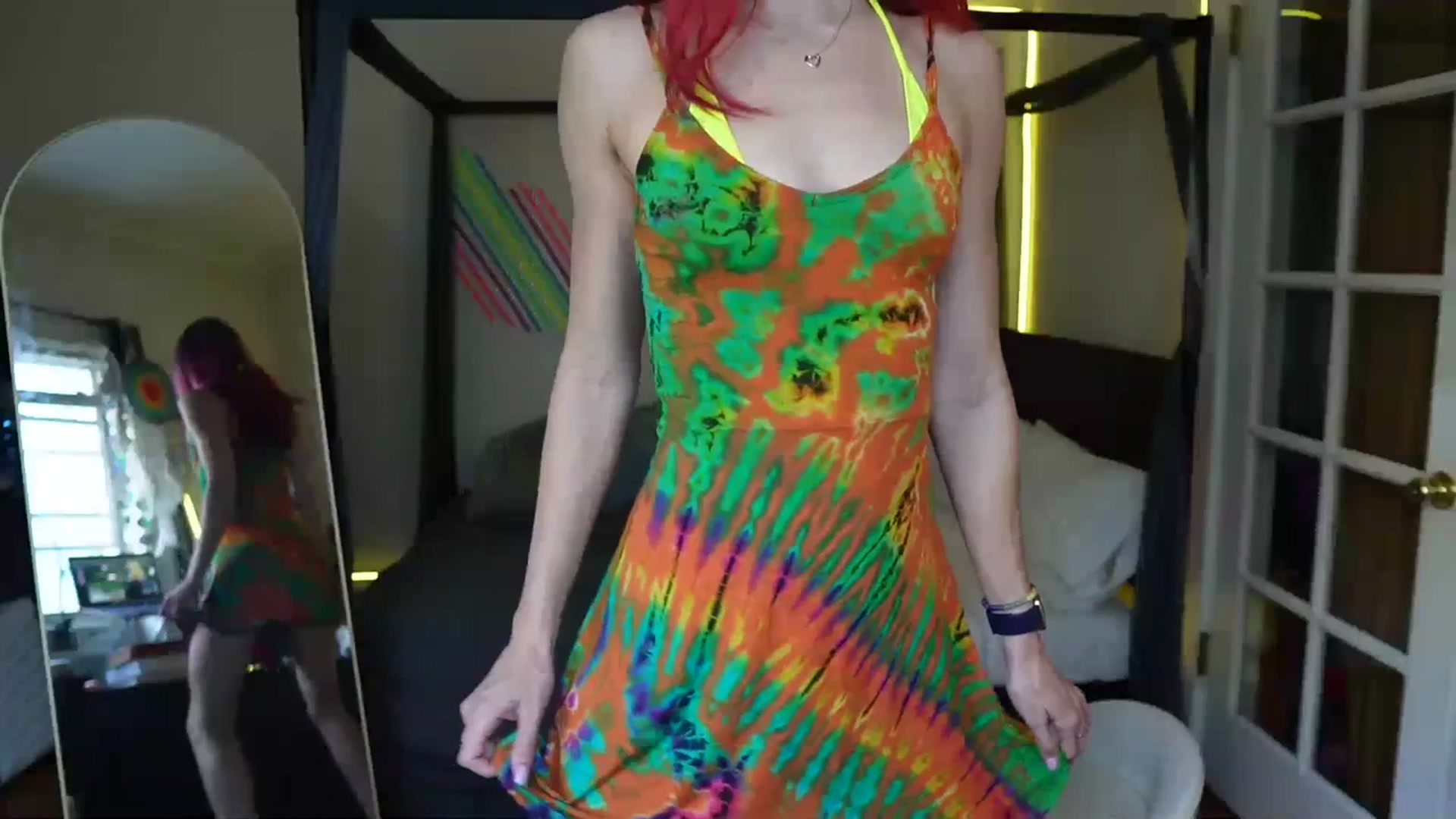 Gallery image thumbnail from Gia_Xxxmas's myfreecams stream on, 12/07/2023, 21:59 image 5 of 20