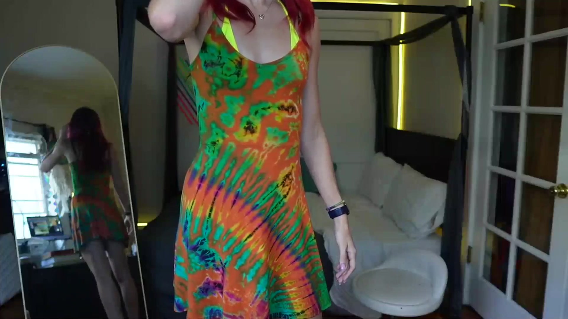 Gallery image thumbnail from Gia_Xxxmas's myfreecams stream on, 12/07/2023, 21:59 image 6 of 20