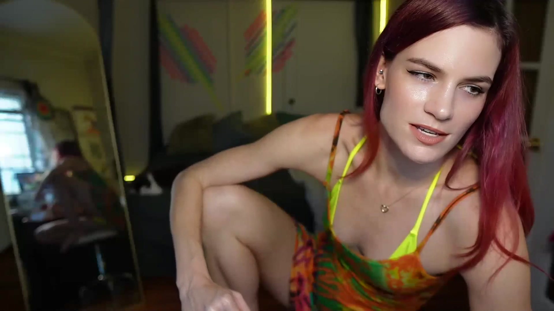 Gallery image thumbnail from Gia_Xxxmas's myfreecams stream on, 12/07/2023, 23:28 image 4 of 20