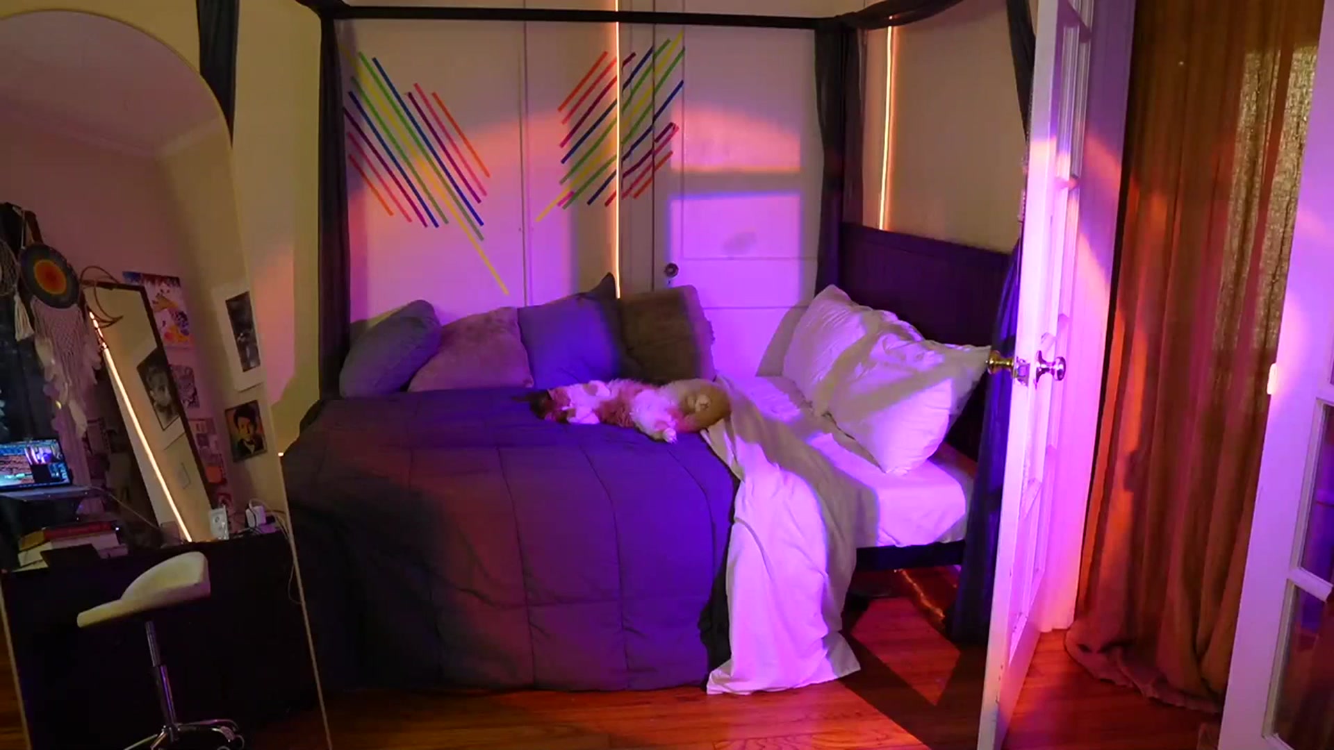 Gallery image thumbnail from Gia_Xxxmas's myfreecams stream on, 12/09/2023, 02:16 image 7 of 20