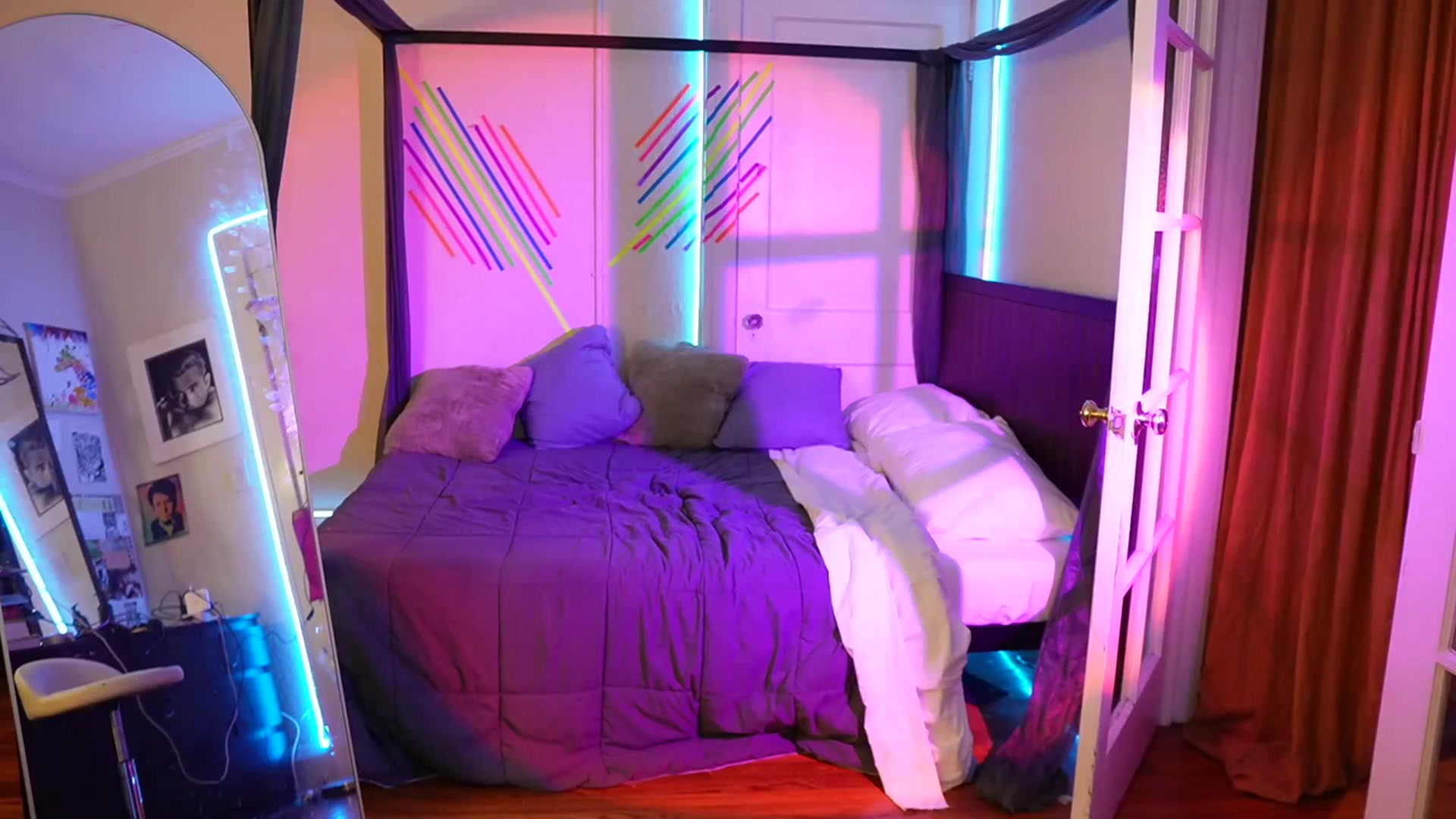 Gallery image thumbnail from Gia_Xxxmas's myfreecams stream on, 12/10/2023, 03:28 image 3 of 20