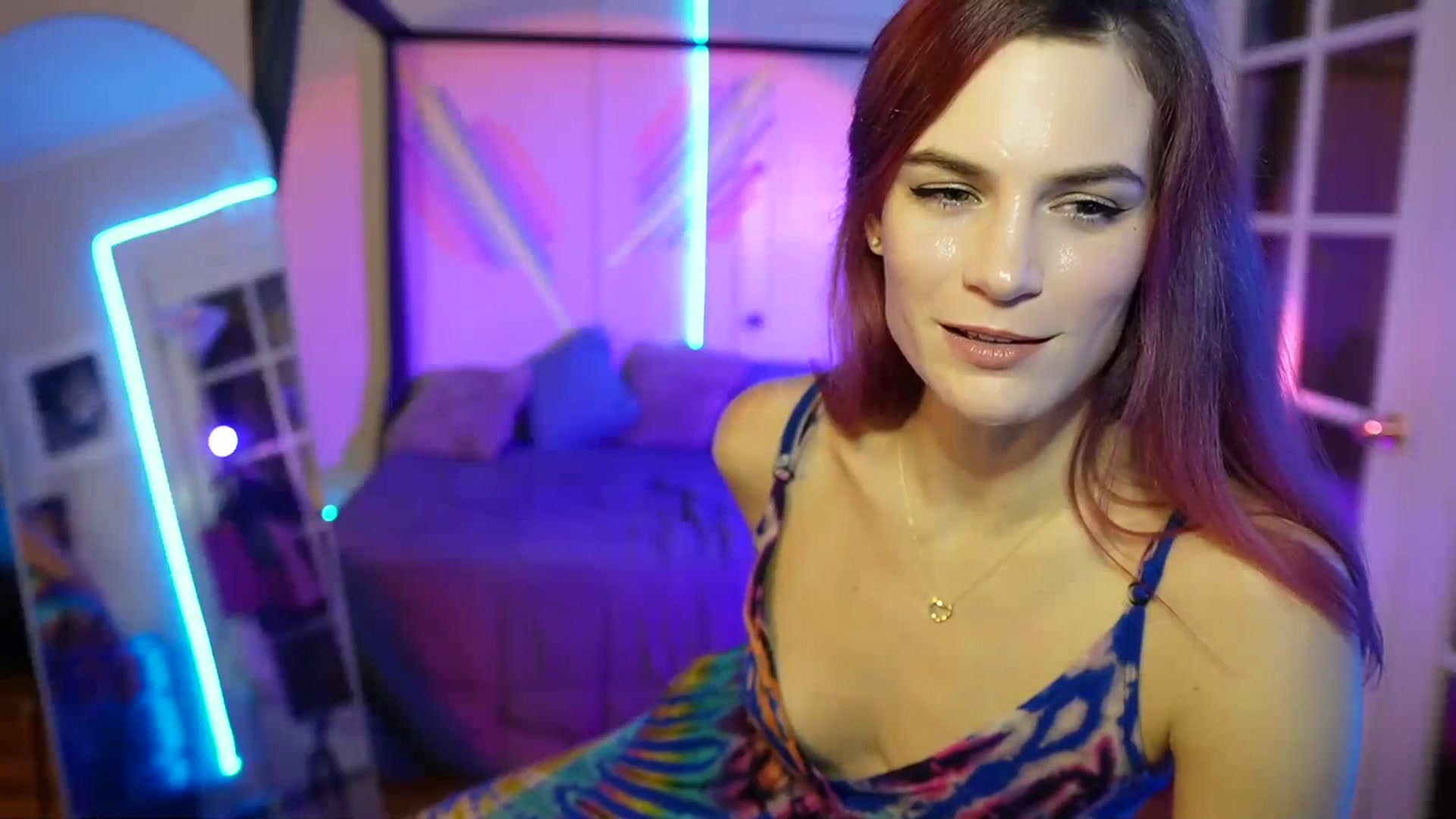 Gallery image thumbnail from Gia_Xxxmas's myfreecams stream on, 12/10/2023, 03:28 image 12 of 20