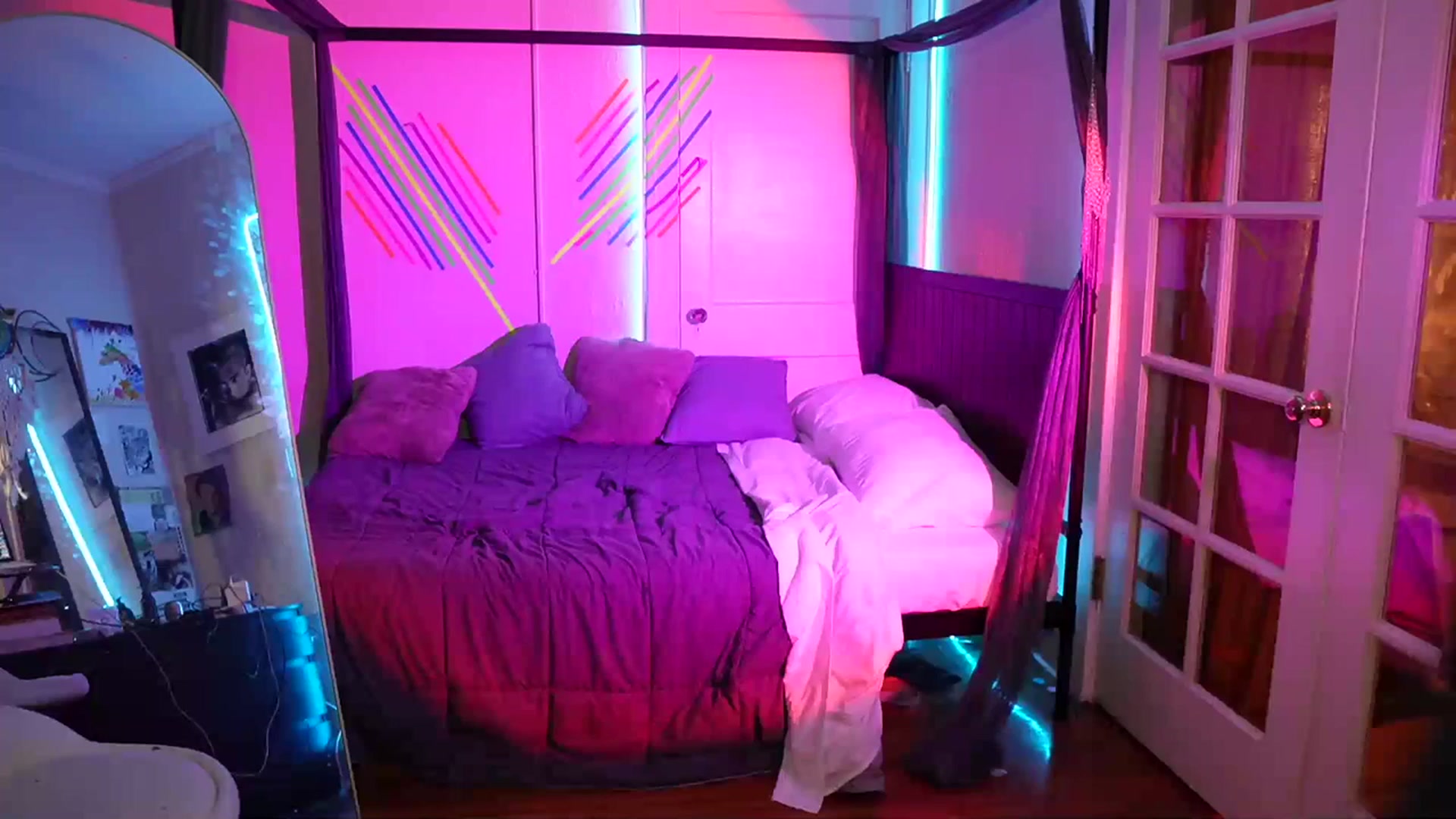 Gallery image thumbnail from Gia_Xxxmas's myfreecams stream on, 12/10/2023, 05:44 image 2 of 20