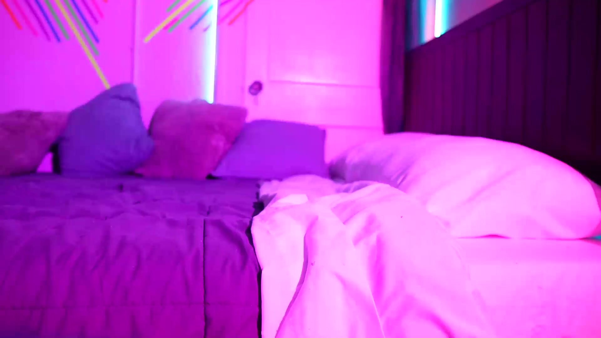 Gallery image thumbnail from Gia_Xxxmas's myfreecams stream on, 12/10/2023, 05:44 image 16 of 20