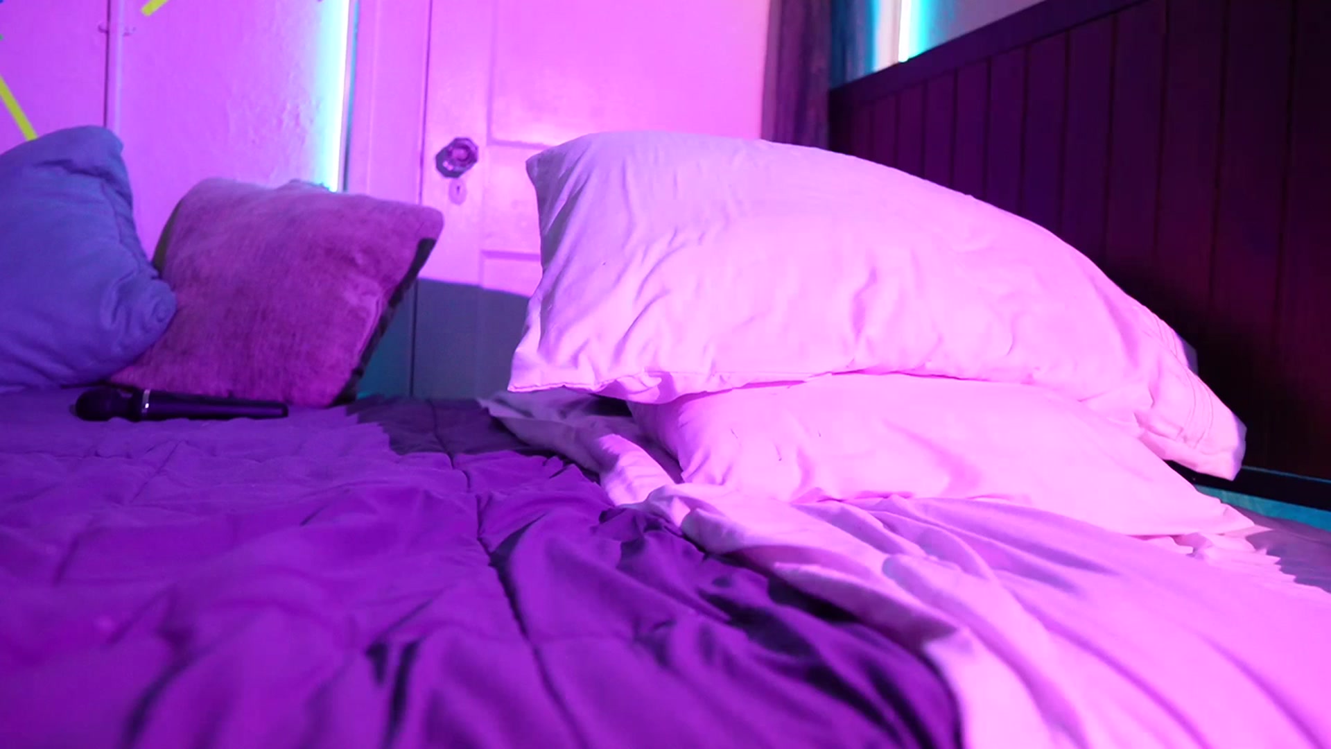 Gallery image thumbnail from Gia_Xxxmas's myfreecams stream on, 12/10/2023, 06:05 image 20 of 20