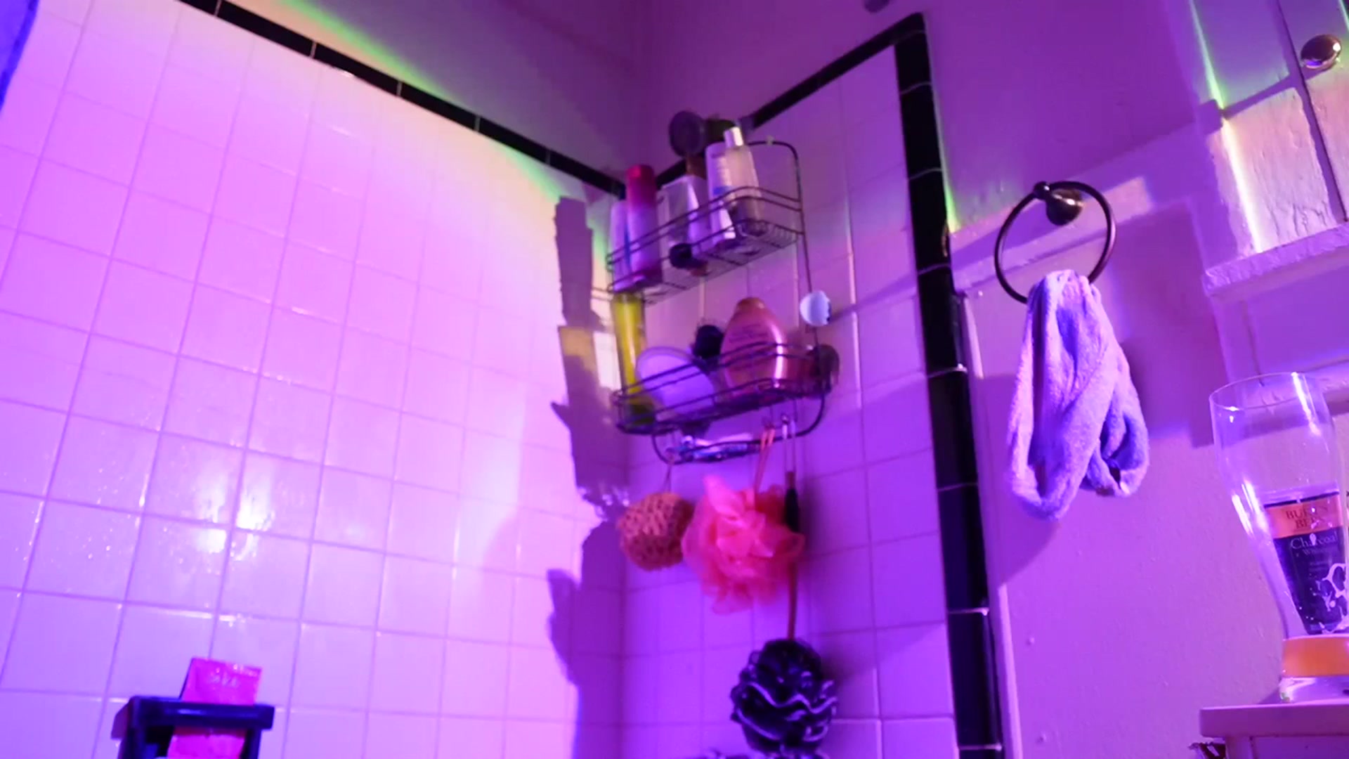 Gallery image thumbnail from Gia_Xxxmas's myfreecams stream on, 12/10/2023, 07:09 image 15 of 20