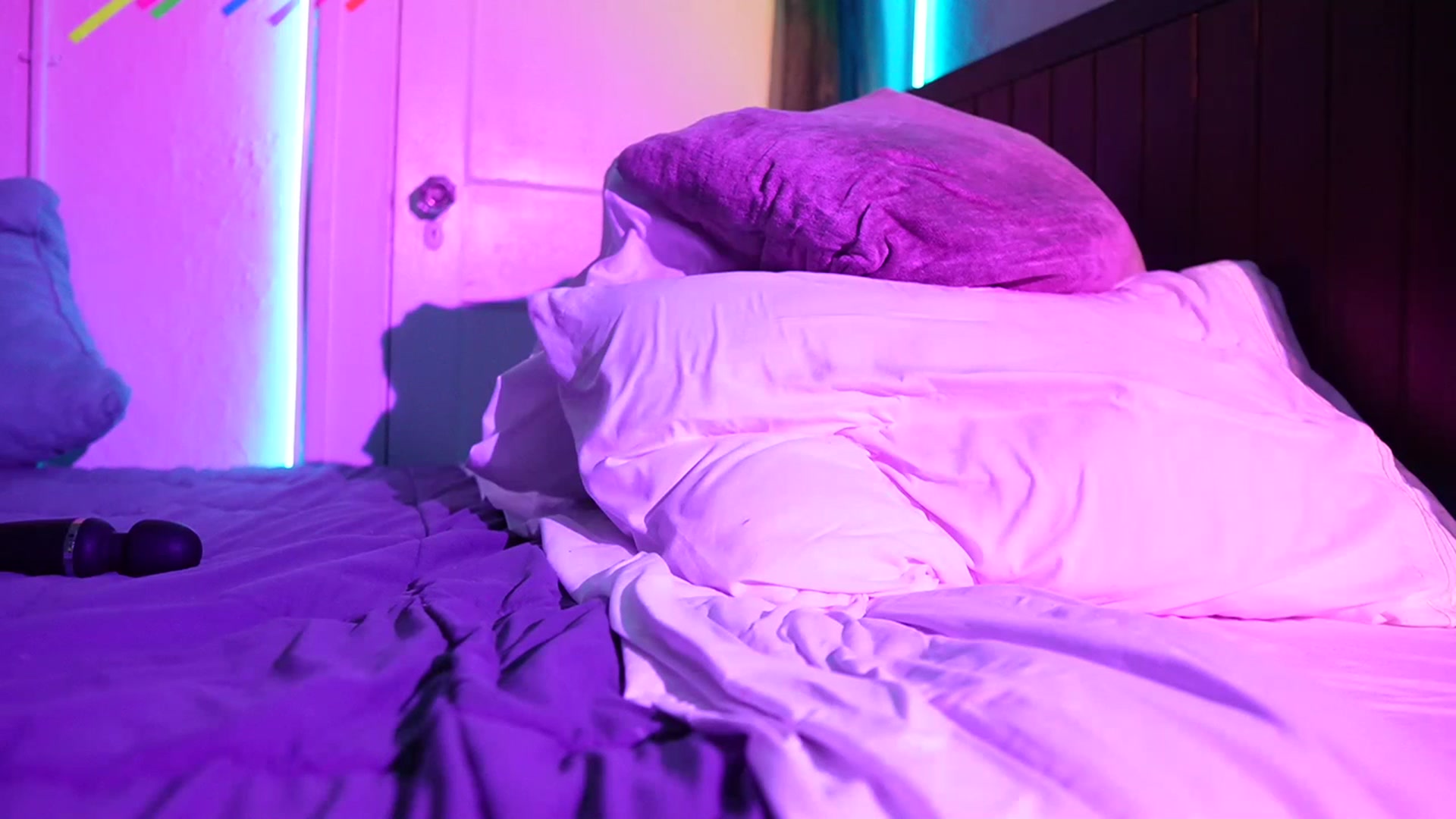 Gallery image thumbnail from Gia_Xxxmas's myfreecams stream on, 12/10/2023, 08:22 image 5 of 20