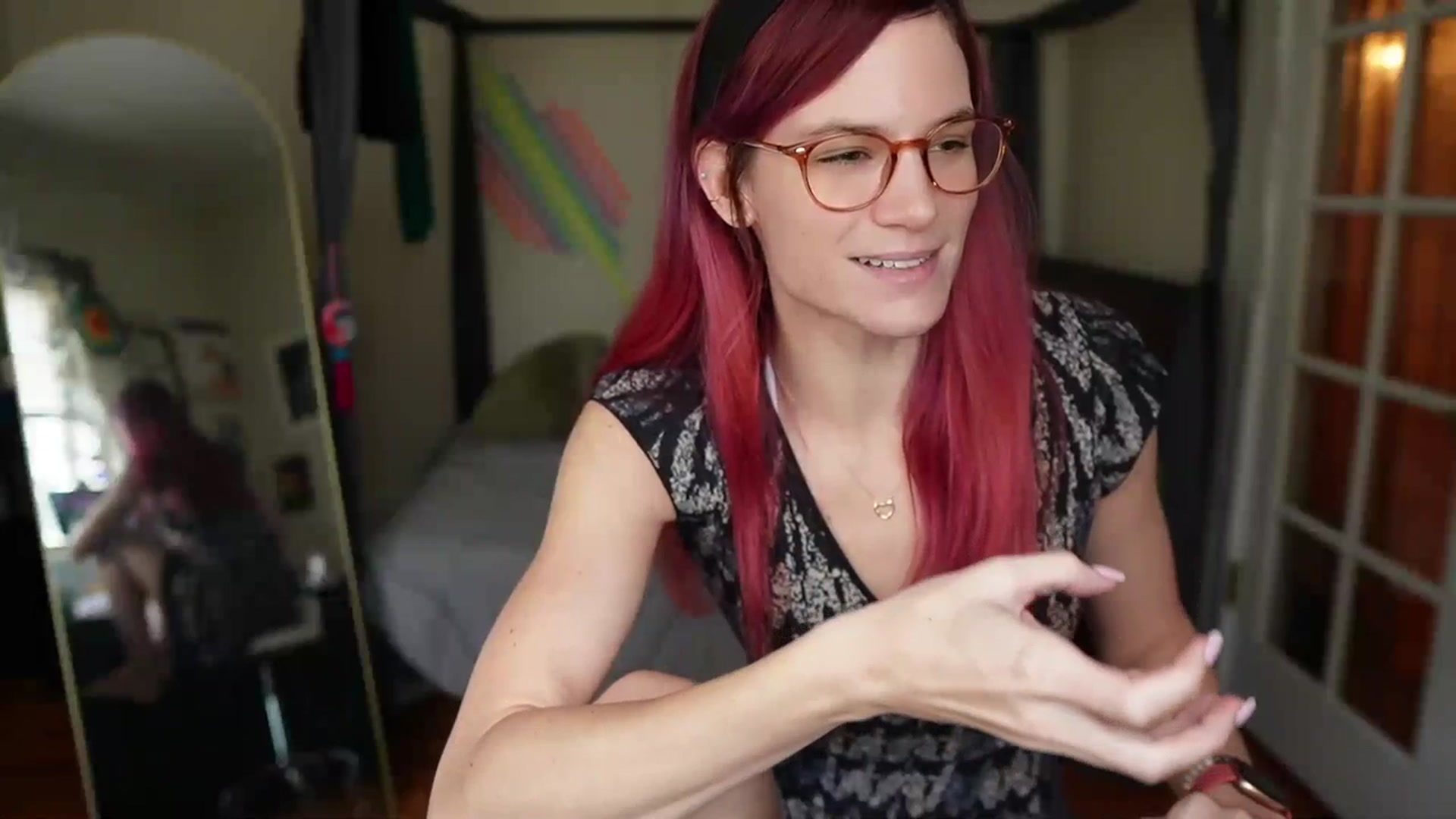 Gallery image thumbnail from Gia_Xxxmas's myfreecams stream on, 12/12/2023, 21:56 image 11 of 20