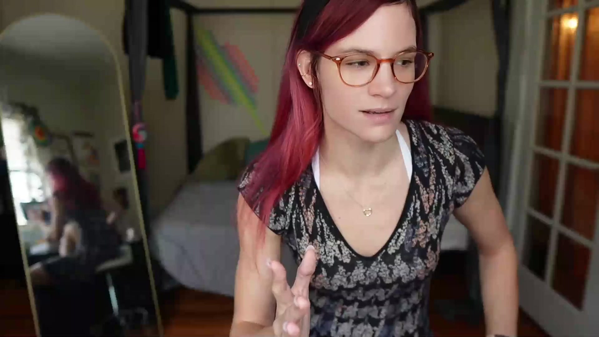 Gallery image thumbnail from Gia_Xxxmas's myfreecams stream on, 12/12/2023, 21:56 image 7 of 20