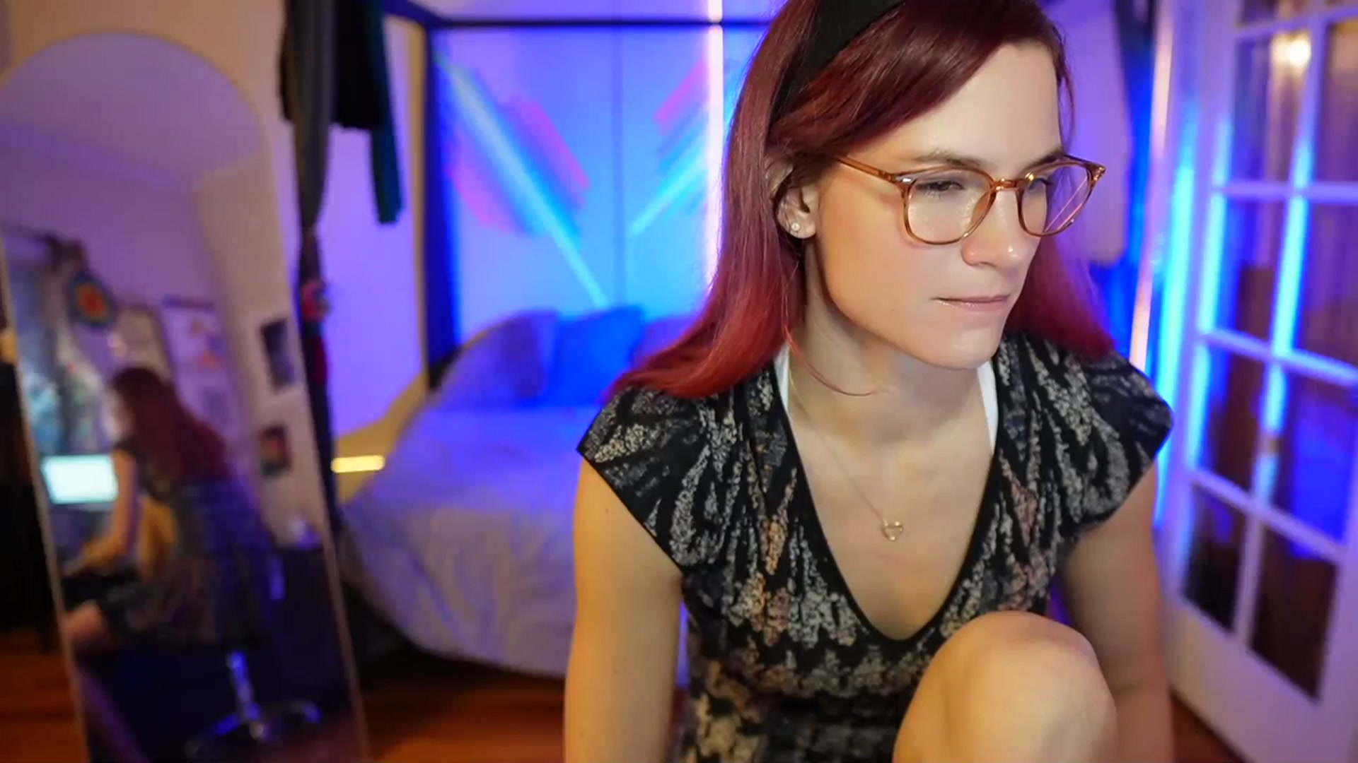 Gallery image thumbnail from Gia_Xxxmas's myfreecams stream on, 12/12/2023, 23:39 image 9 of 20