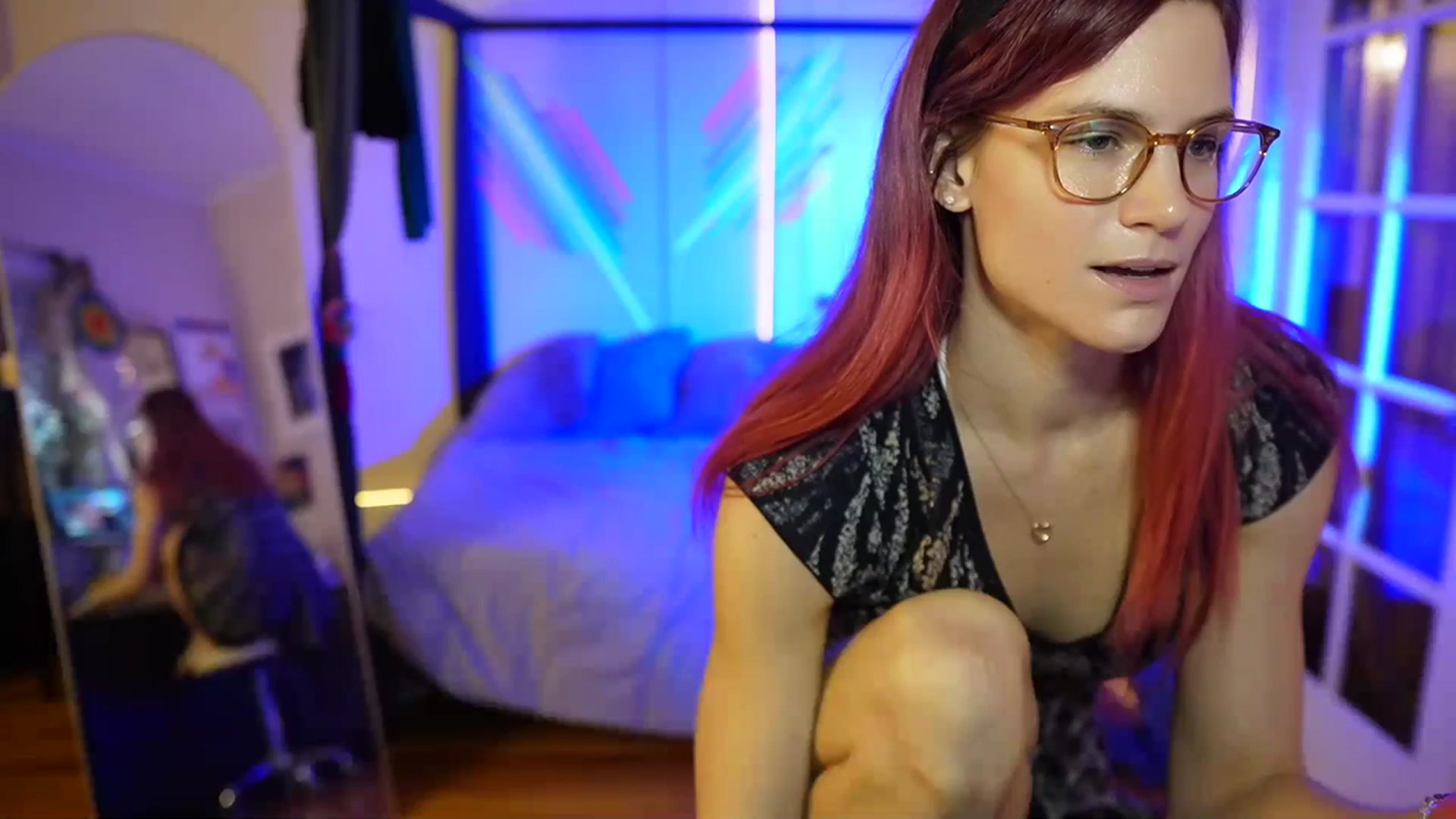 Gallery image thumbnail from Gia_Xxxmas's myfreecams stream on, 12/12/2023, 23:39 image 16 of 20