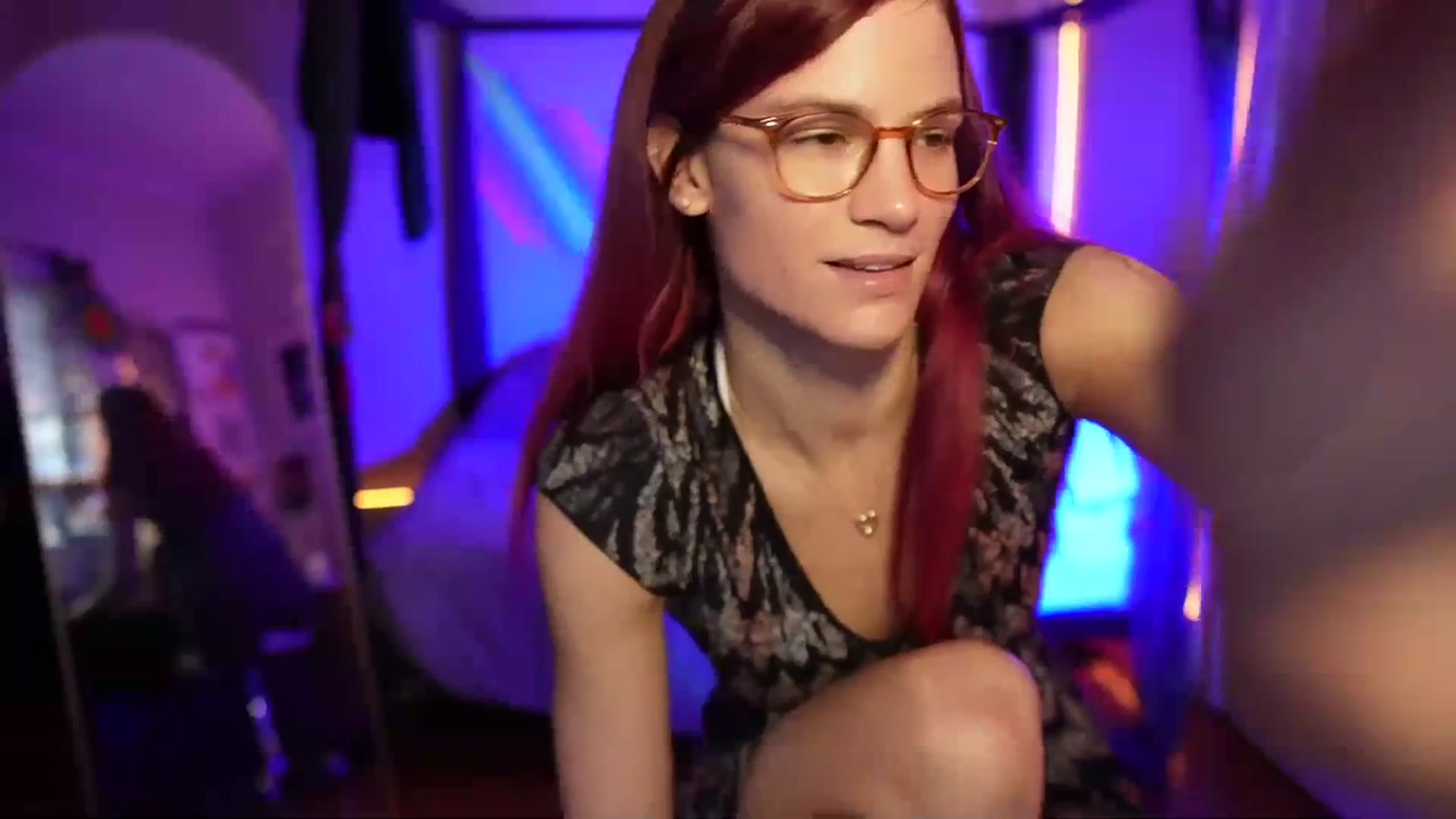 Gallery image thumbnail from Gia_Xxxmas's myfreecams stream on, 12/12/2023, 23:39 image 5 of 20