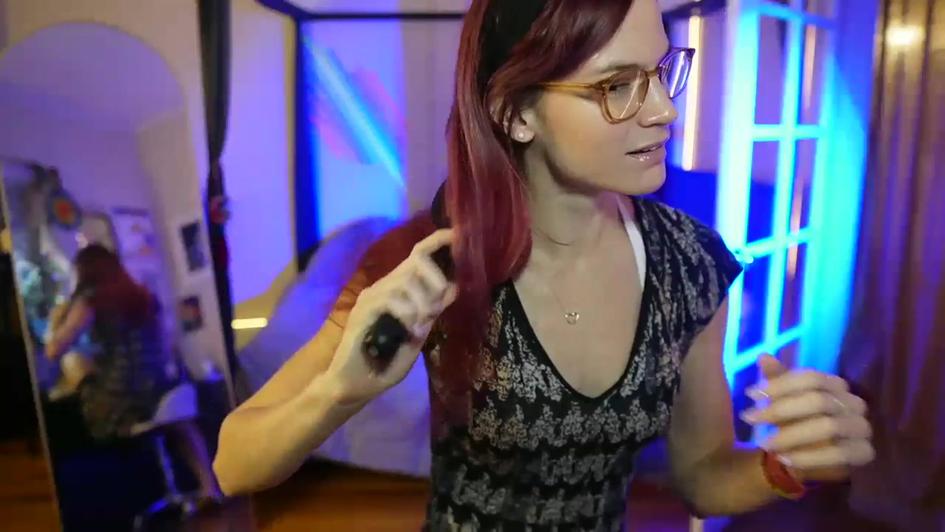 Gallery image thumbnail from Gia_Xxxmas's myfreecams stream on, 12/12/2023, 23:39 image 19 of 20