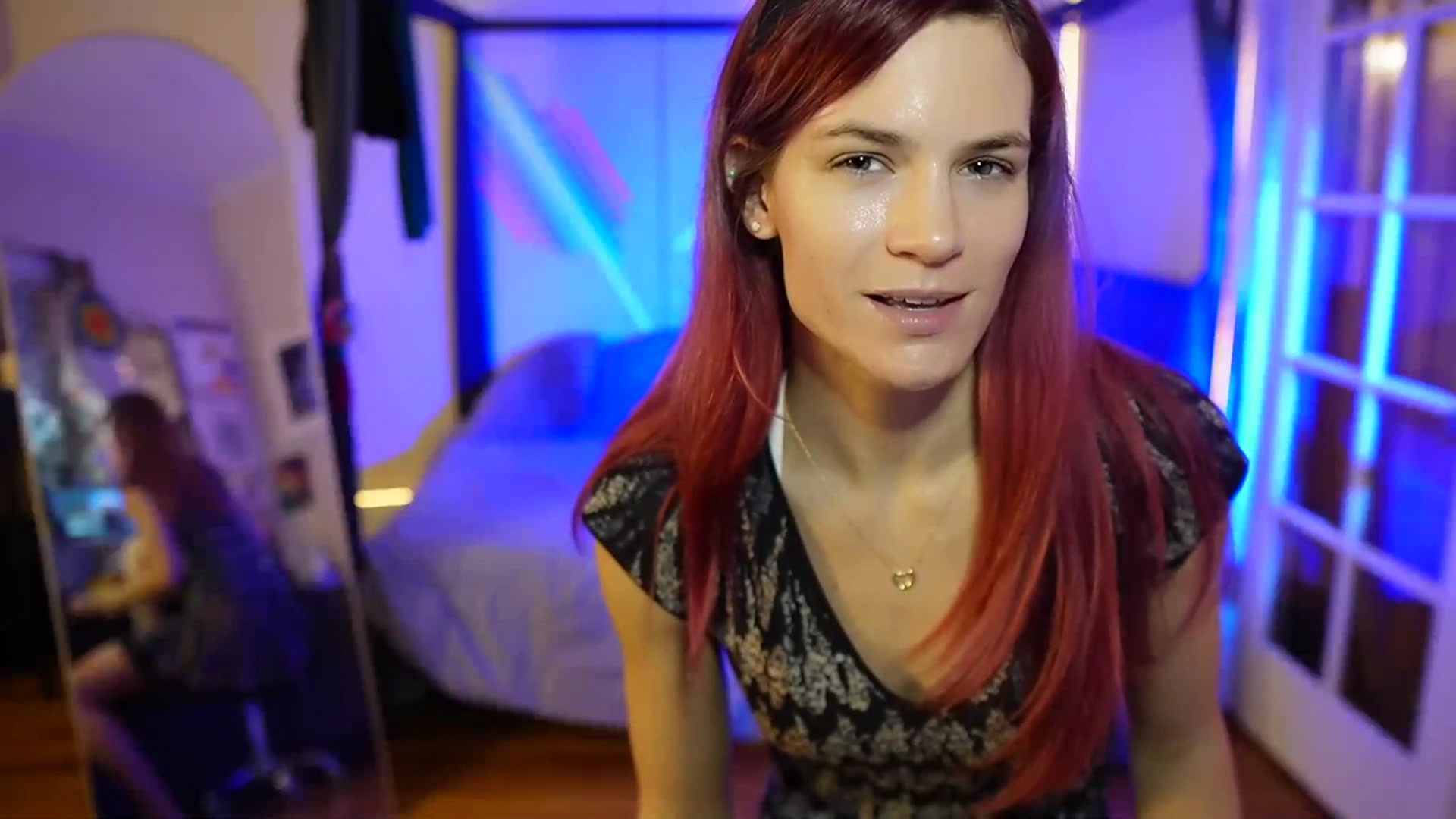 Gallery image thumbnail from Gia_Xxxmas's myfreecams stream on, 12/12/2023, 23:39 image 13 of 20