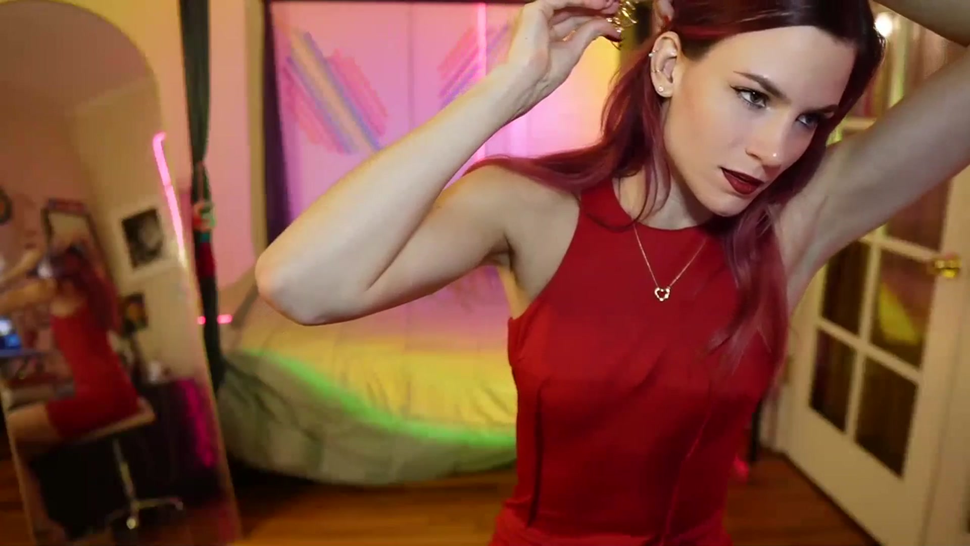Gallery image thumbnail from Gia_Xxxmas's myfreecams stream on, 12/14/2023, 04:09 image 3 of 20