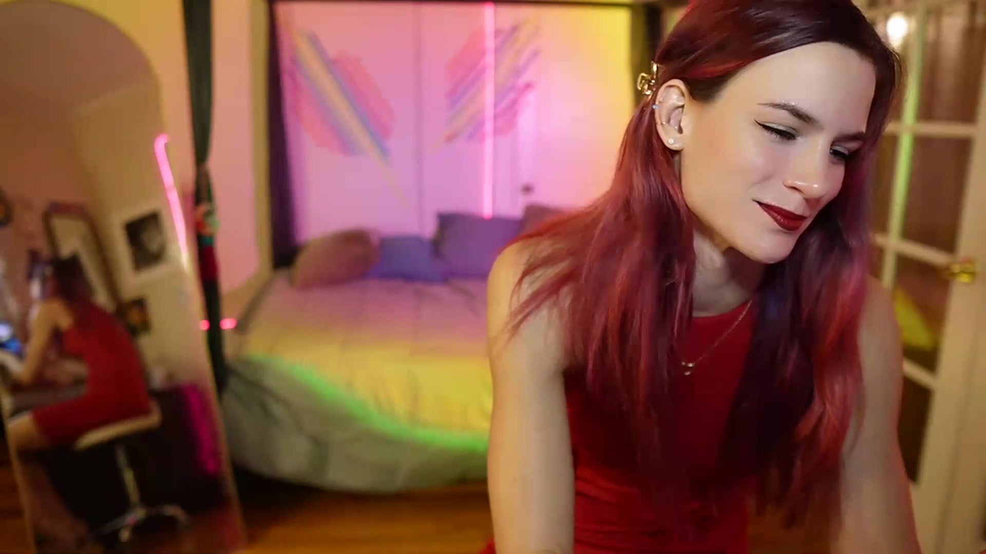Gallery image thumbnail from Gia_Xxxmas's myfreecams stream on, 12/14/2023, 04:09 image 4 of 20