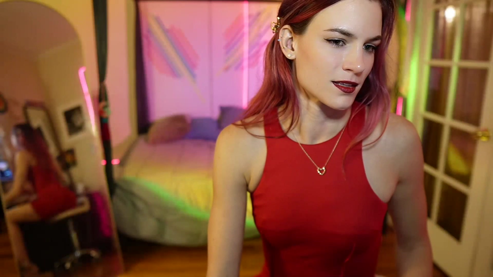 Gallery image thumbnail from Gia_Xxxmas's myfreecams stream on, 12/14/2023, 04:09 image 7 of 20