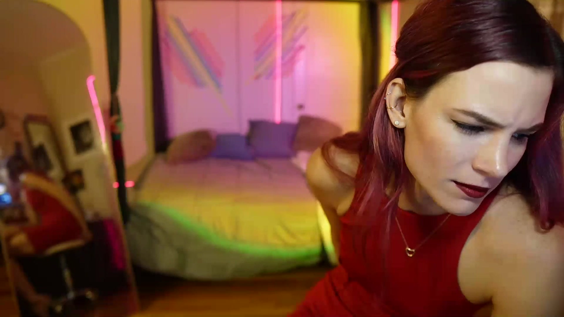 Gallery image thumbnail from Gia_Xxxmas's myfreecams stream on, 12/14/2023, 04:09 image 14 of 20