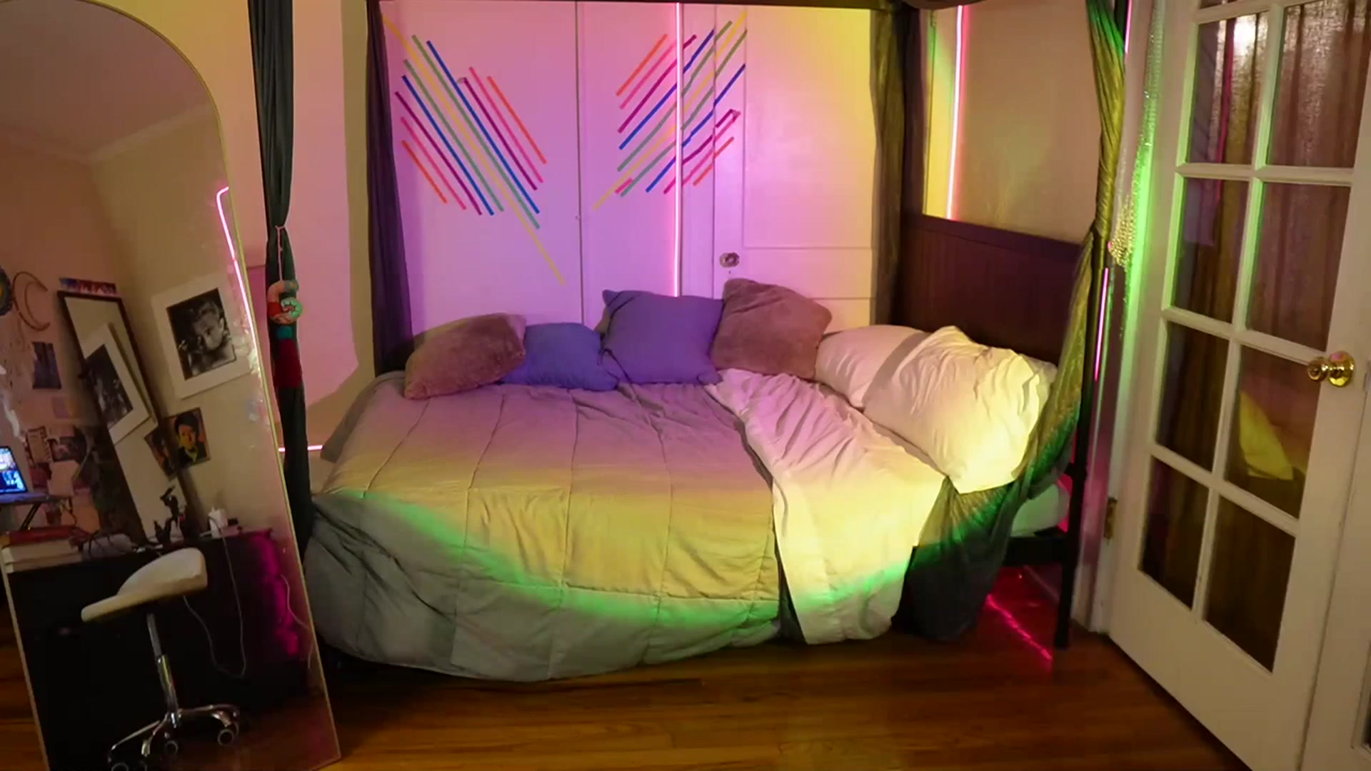 Gallery image thumbnail from Gia_Xxxmas's myfreecams stream on, 12/14/2023, 04:09 image 15 of 20