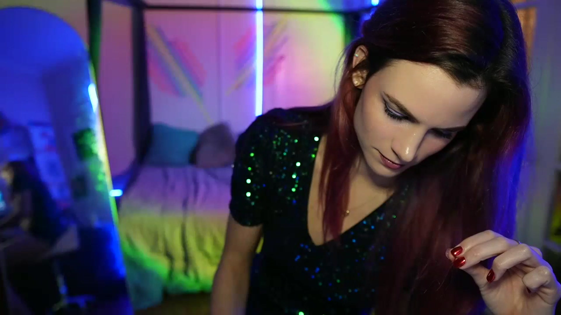 Gallery image thumbnail from Gia_Xxxmas's myfreecams stream on, 12/16/2023, 03:48 image 3 of 20