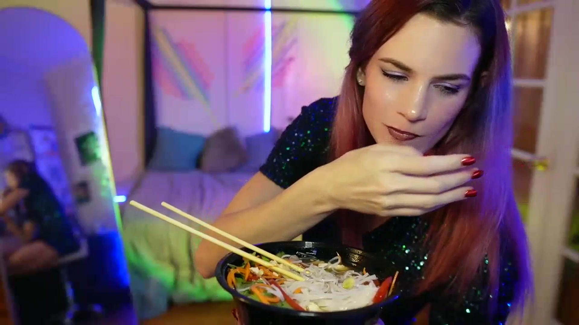 Gallery image thumbnail from Gia_Xxxmas's myfreecams stream on, 12/16/2023, 03:48 image 10 of 20