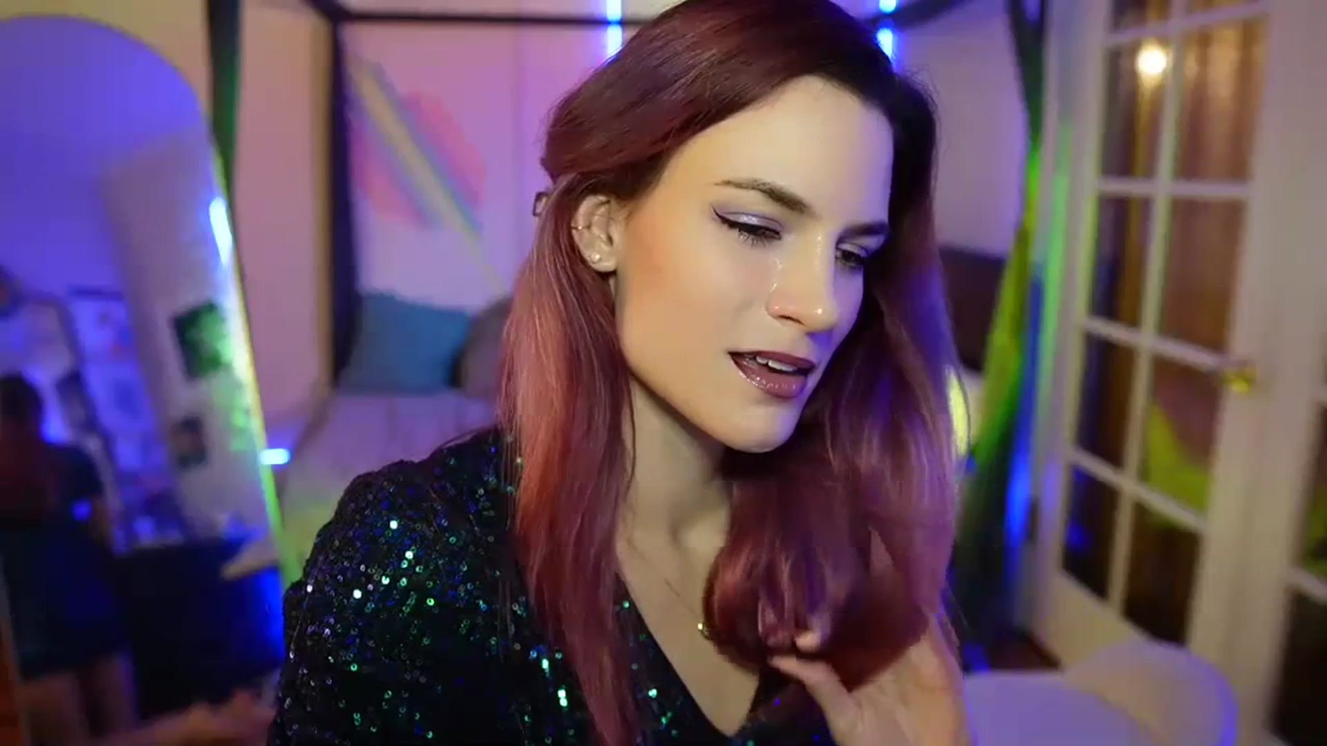Gallery image thumbnail from Gia_Xxxmas's myfreecams stream on, 12/16/2023, 03:48 image 7 of 20