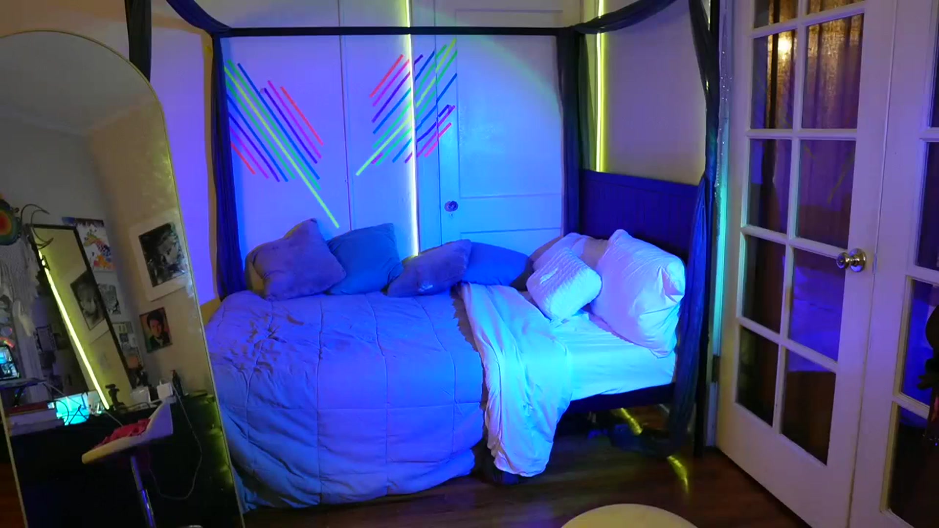 Gallery image thumbnail from Gia_Xxxmas's myfreecams stream on, 12/19/2023, 03:14 image 6 of 20