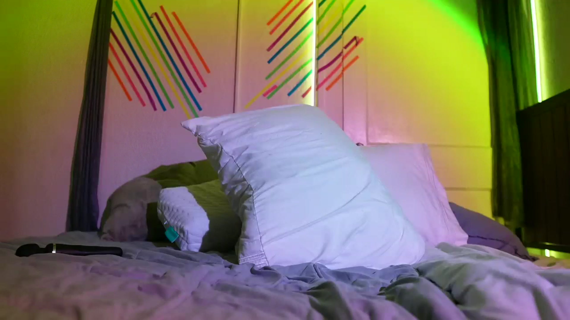 Gallery image thumbnail from Gia_Xxxmas's myfreecams stream on, 12/19/2023, 05:22 image 12 of 20