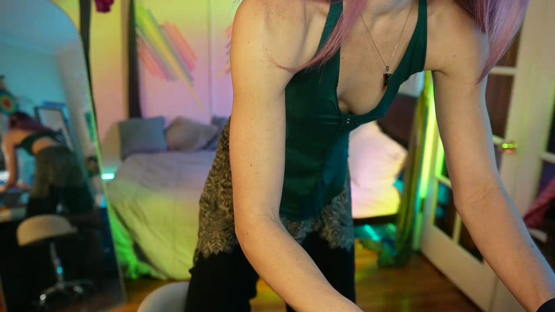 Gallery image thumbnail from Gia_Xxxmas's myfreecams stream on, 12/21/2023, 02:12 image 4 of 20