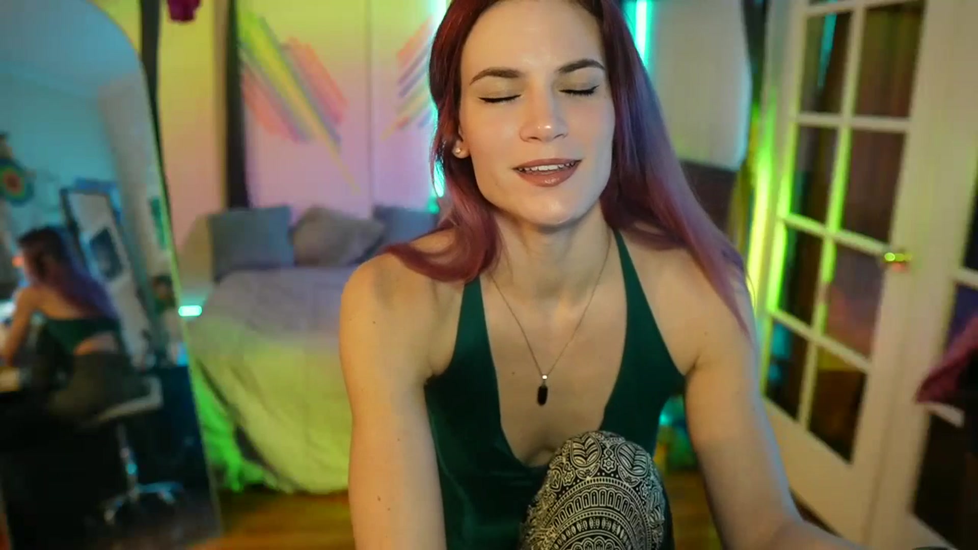 Gallery image thumbnail from Gia_Xxxmas's myfreecams stream on, 12/21/2023, 02:12 image 2 of 20