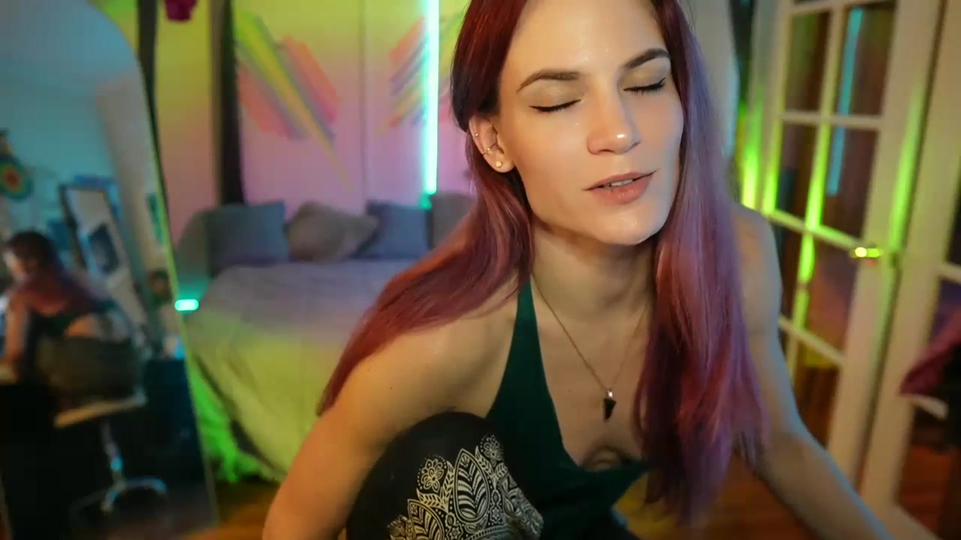 Gallery image thumbnail from Gia_Xxxmas's myfreecams stream on, 12/21/2023, 02:12 image 12 of 20