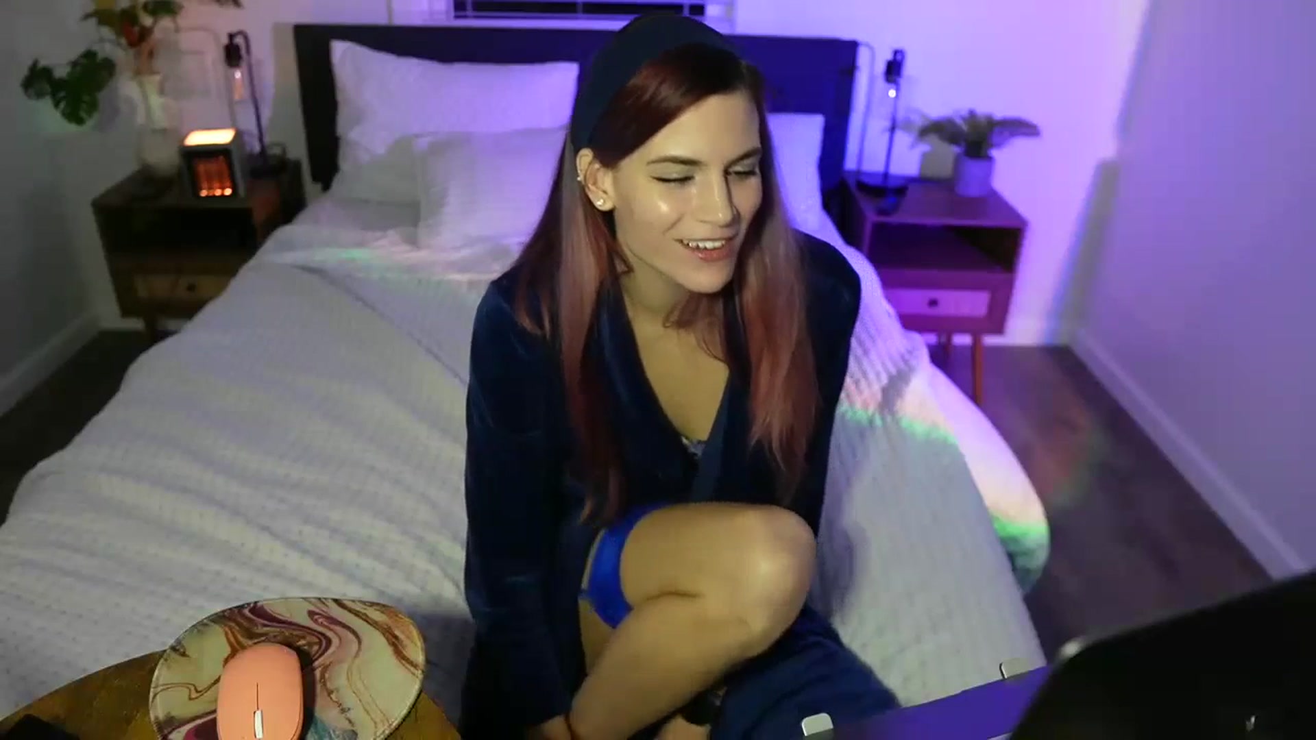 Gallery image thumbnail from Gia_Xxxmas's myfreecams stream on, 12/30/2023, 05:23 image 11 of 20
