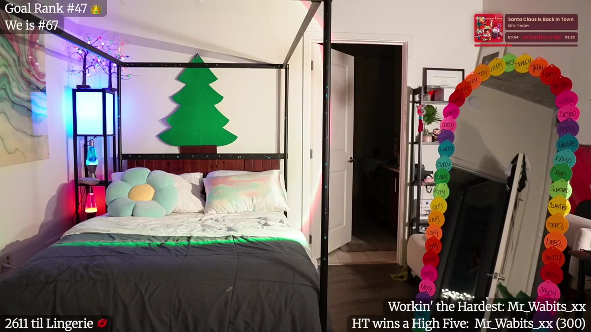 Gallery image thumbnail from Gia_Xxxmas's myfreecams stream on, 12/15/2025, 02:14 image 12 of 20