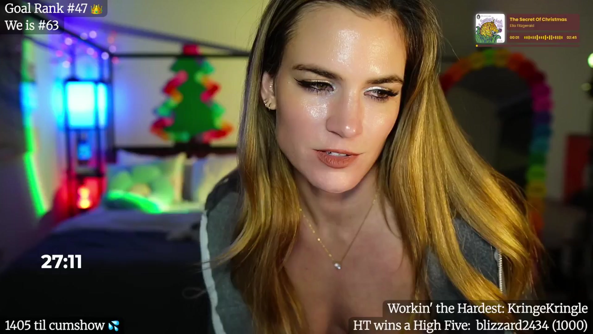 Gallery image thumbnail from Gia_Xxxmas's myfreecams stream on, 12/16/2025, 05:50 image 19 of 20
