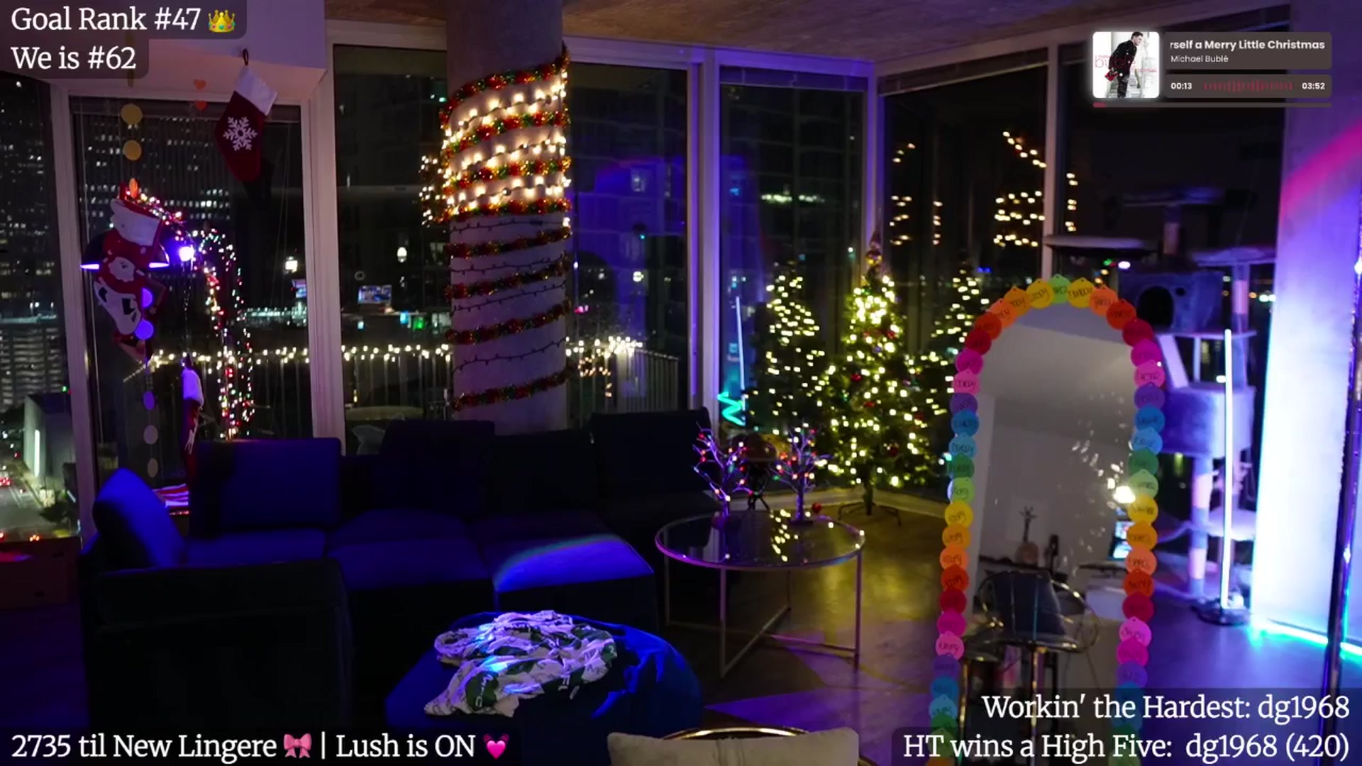 Gallery image thumbnail from Gia_Xxxmas's myfreecams stream on, 12/18/2025, 03:16 image 5 of 20