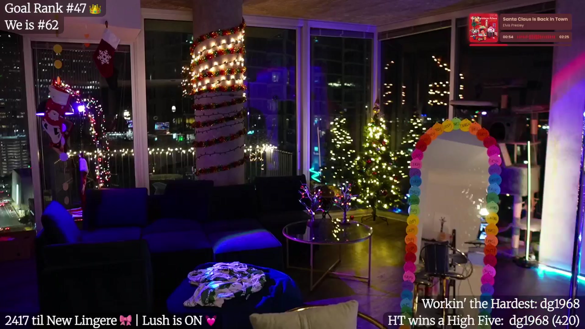Gallery image thumbnail from Gia_Xxxmas's myfreecams stream on, 12/18/2025, 03:16 image 12 of 20