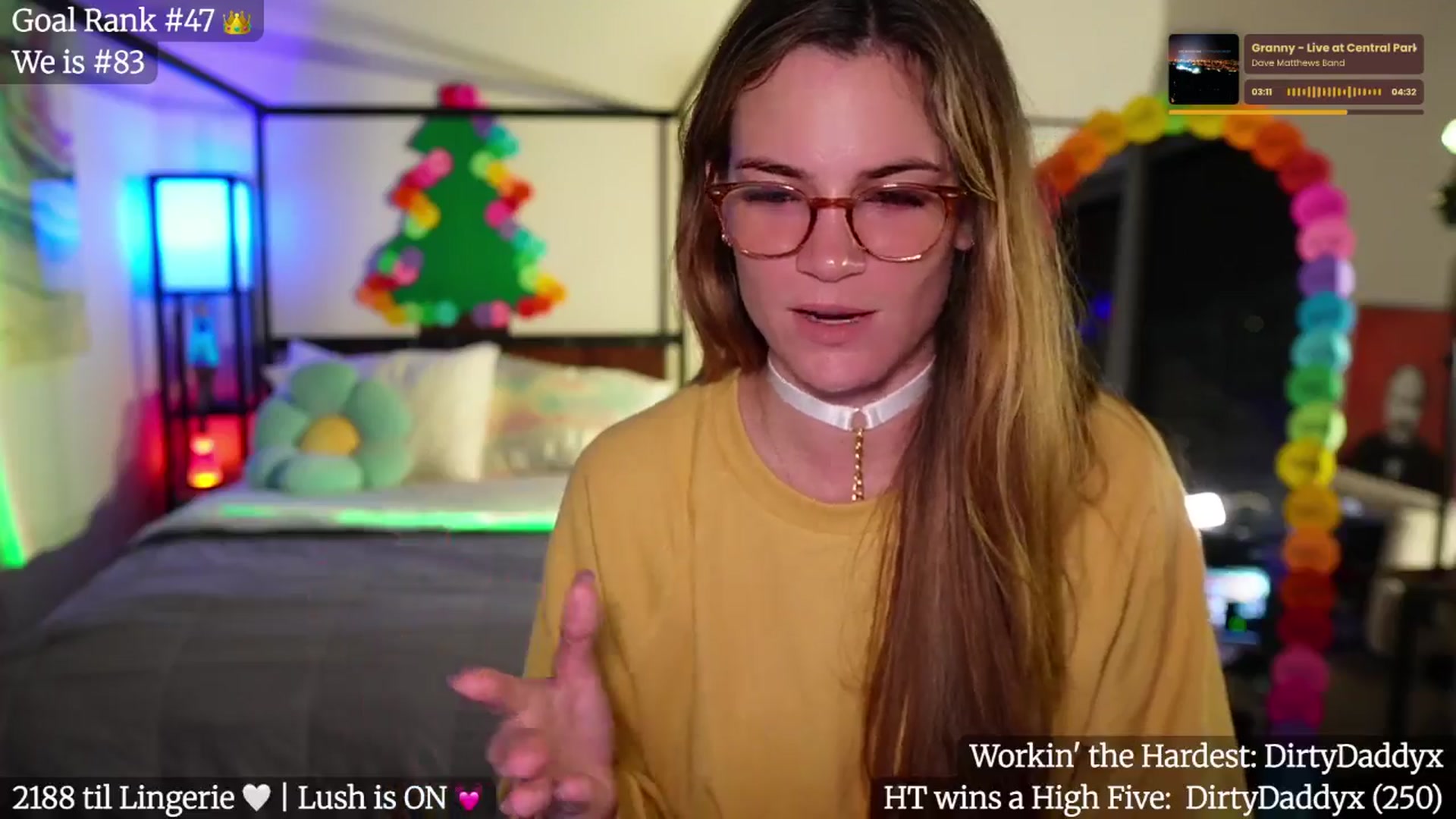 Gallery image thumbnail from Gia_Xxxmas's myfreecams stream on, 12/28/2025, 03:01 image 5 of 20