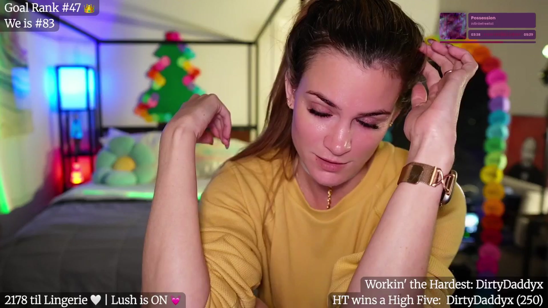 Gallery image thumbnail from Gia_Xxxmas's myfreecams stream on, 12/28/2025, 03:01 image 9 of 20