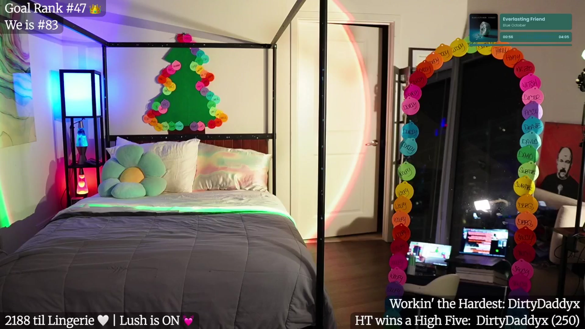 Gallery image thumbnail from Gia_Xxxmas's myfreecams stream on, 12/28/2025, 03:01 image 6 of 20