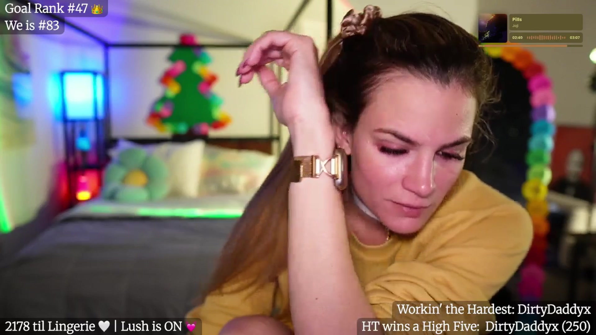 Gallery image thumbnail from Gia_Xxxmas's myfreecams stream on, 12/28/2025, 03:01 image 11 of 20