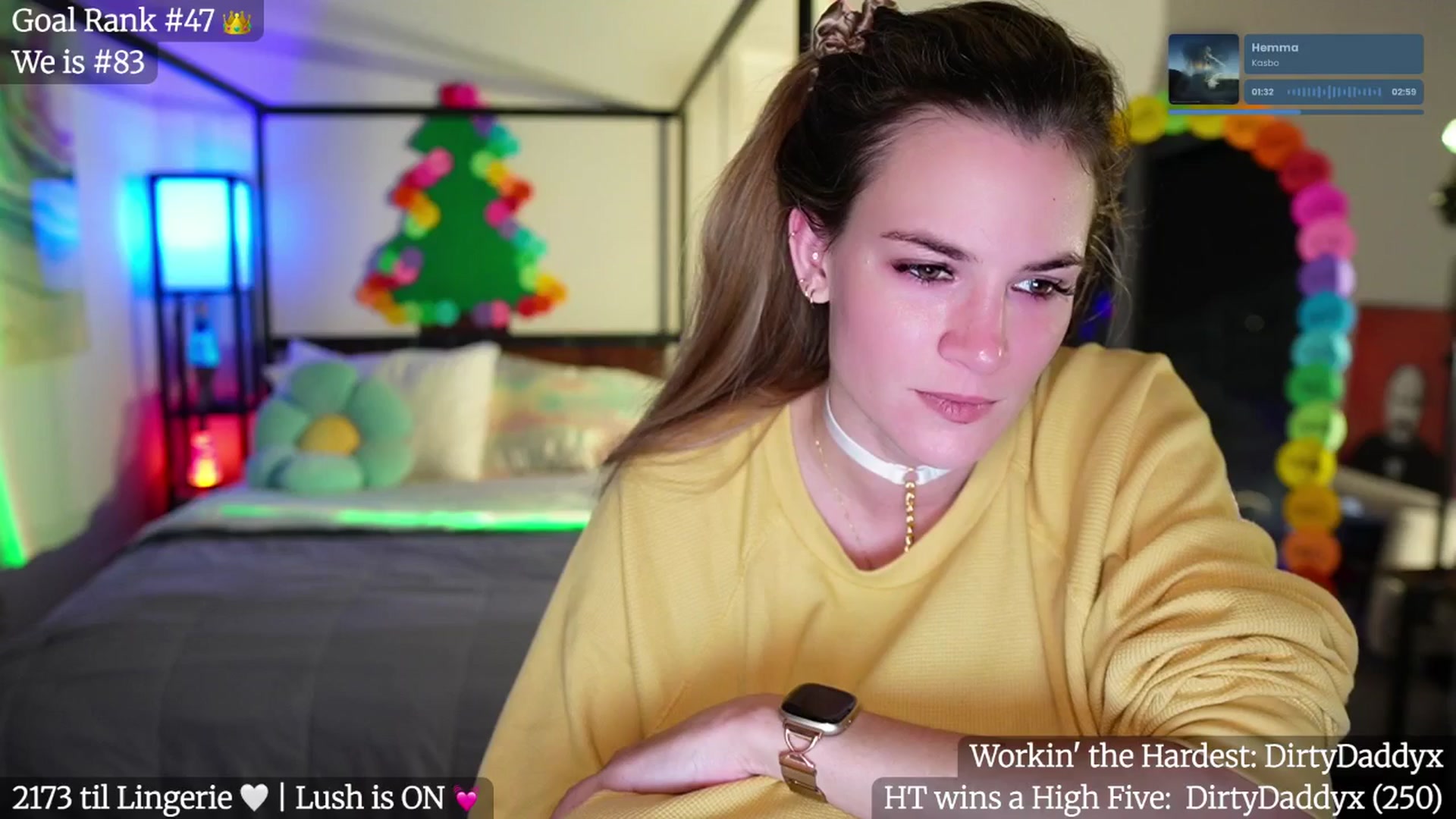 Gallery image thumbnail from Gia_Xxxmas's myfreecams stream on, 12/28/2025, 03:01 image 15 of 20